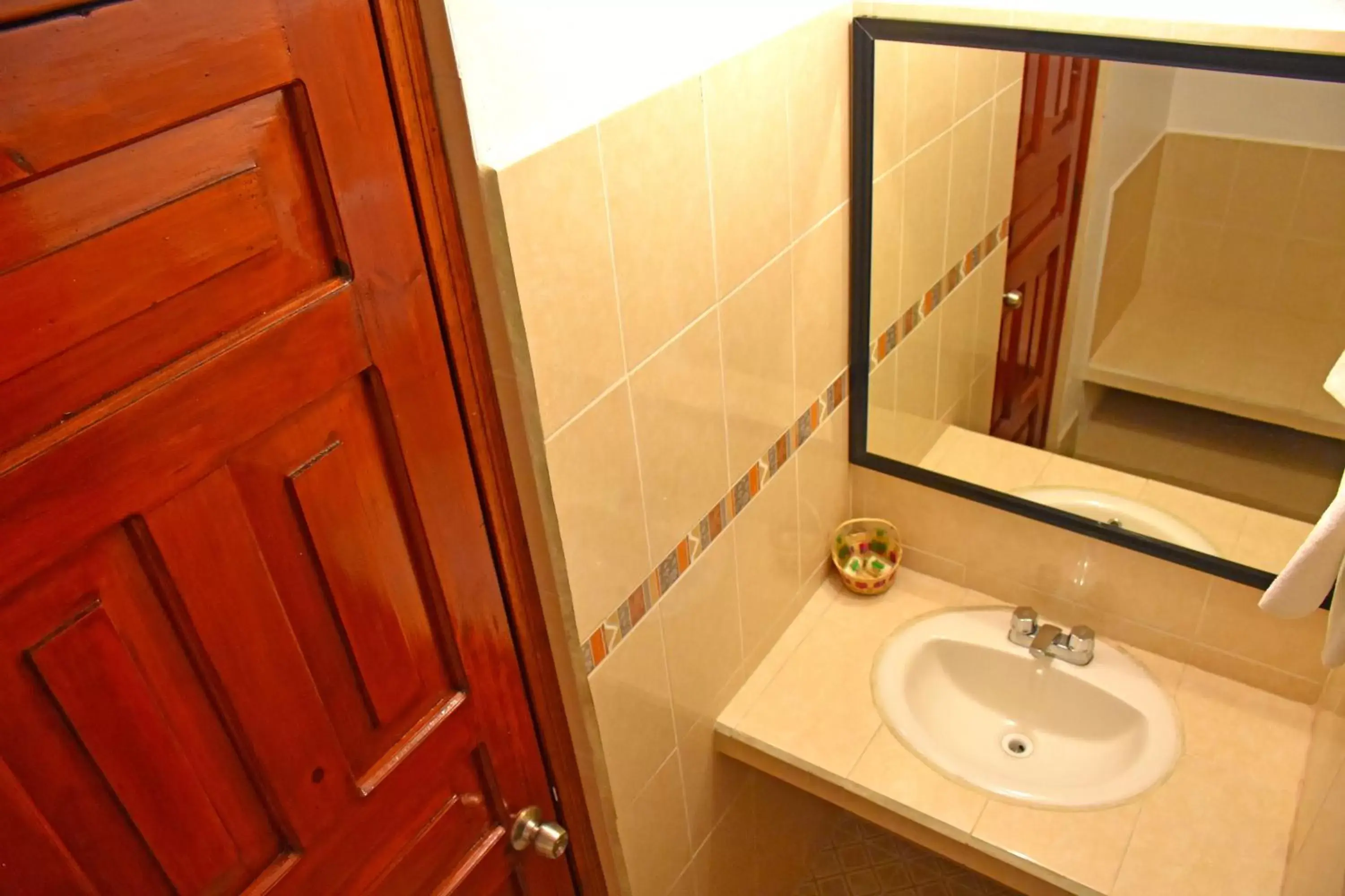 Bathroom in Hotel San Luis Bathroom in Hotel San Luis