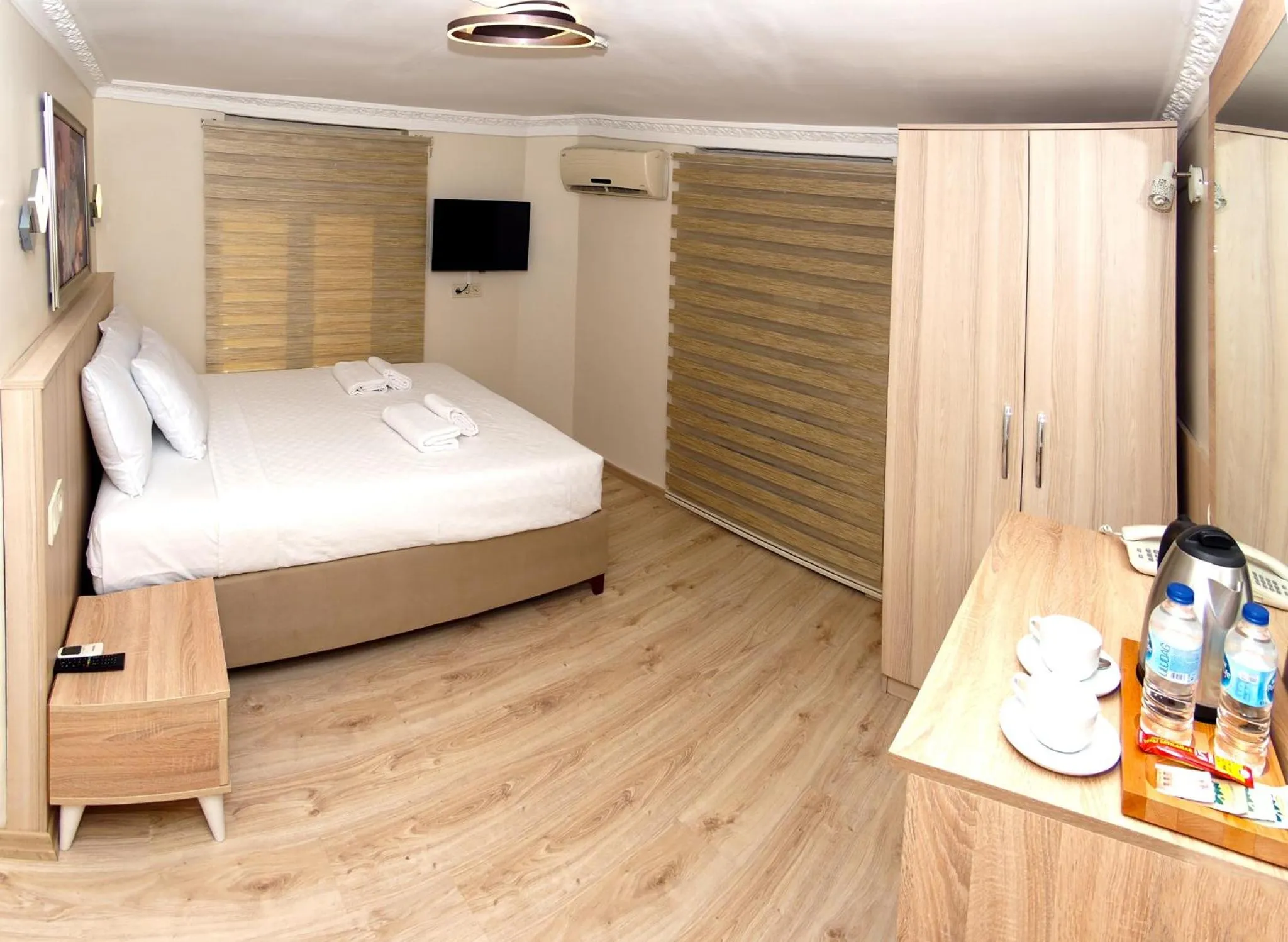 Bed in Le Safran Palace Hotel