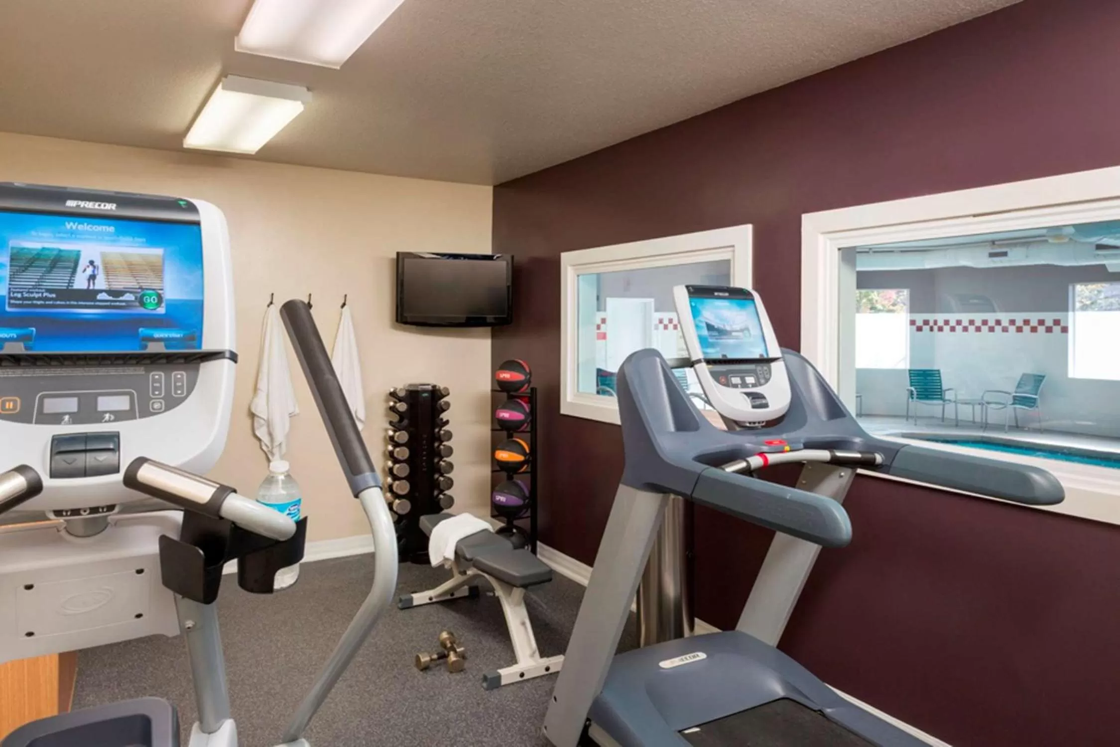 Fitness centre/facilities in DoubleTree by Hilton Vancouver