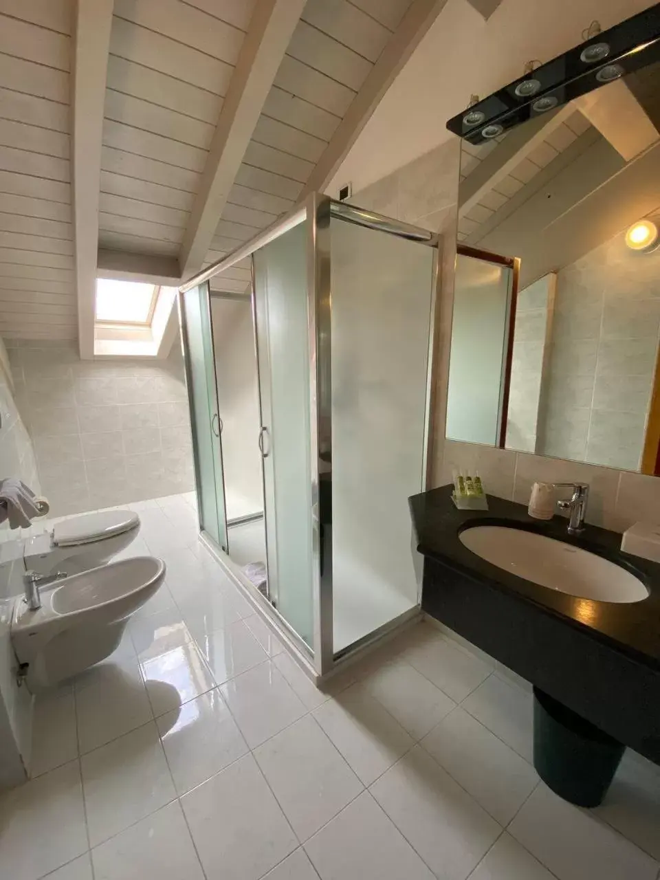 Bathroom in Hotel Lenno