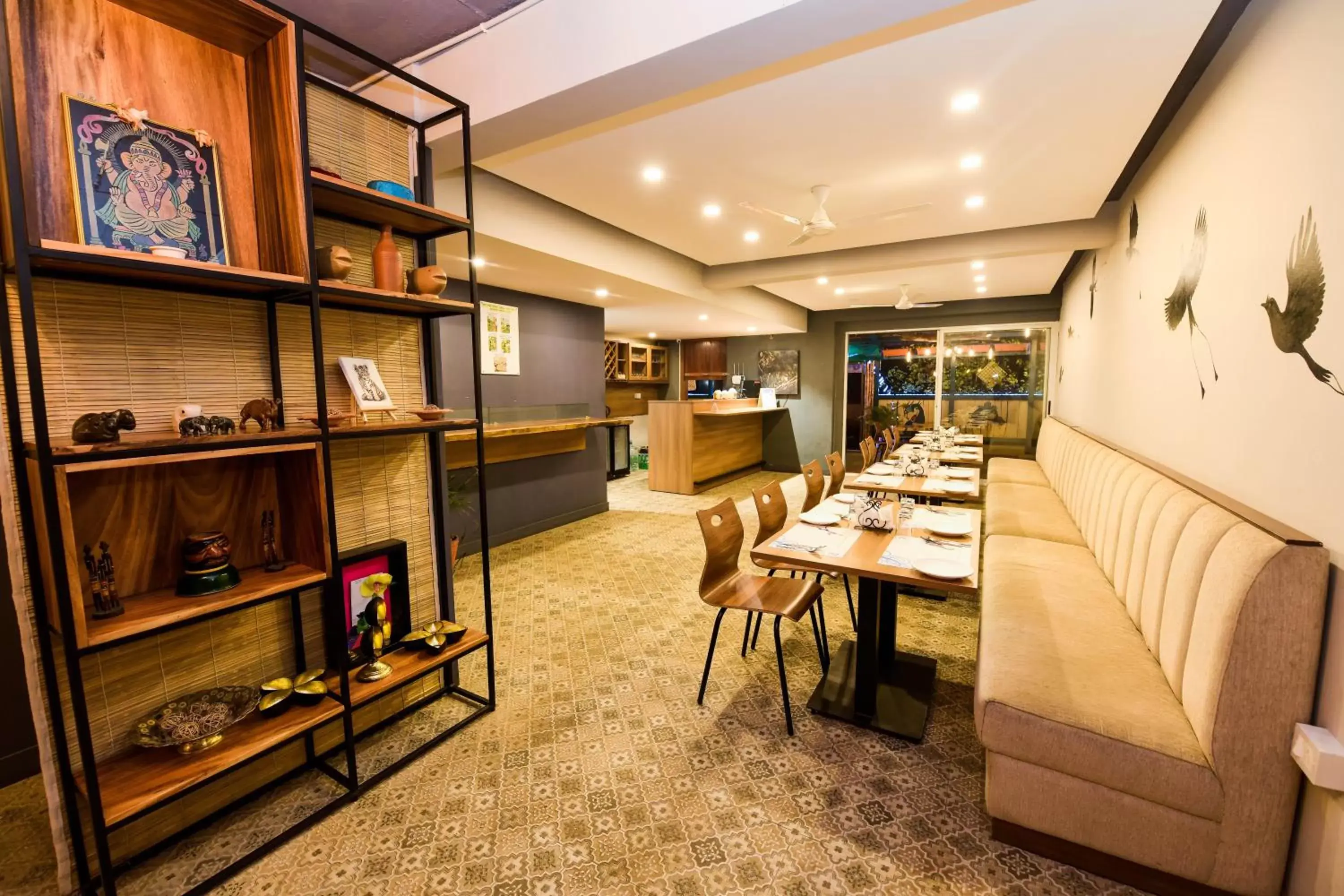 Restaurant/places to eat in SAFARI QUEST Restaurant/places to eat in SAFARI QUEST