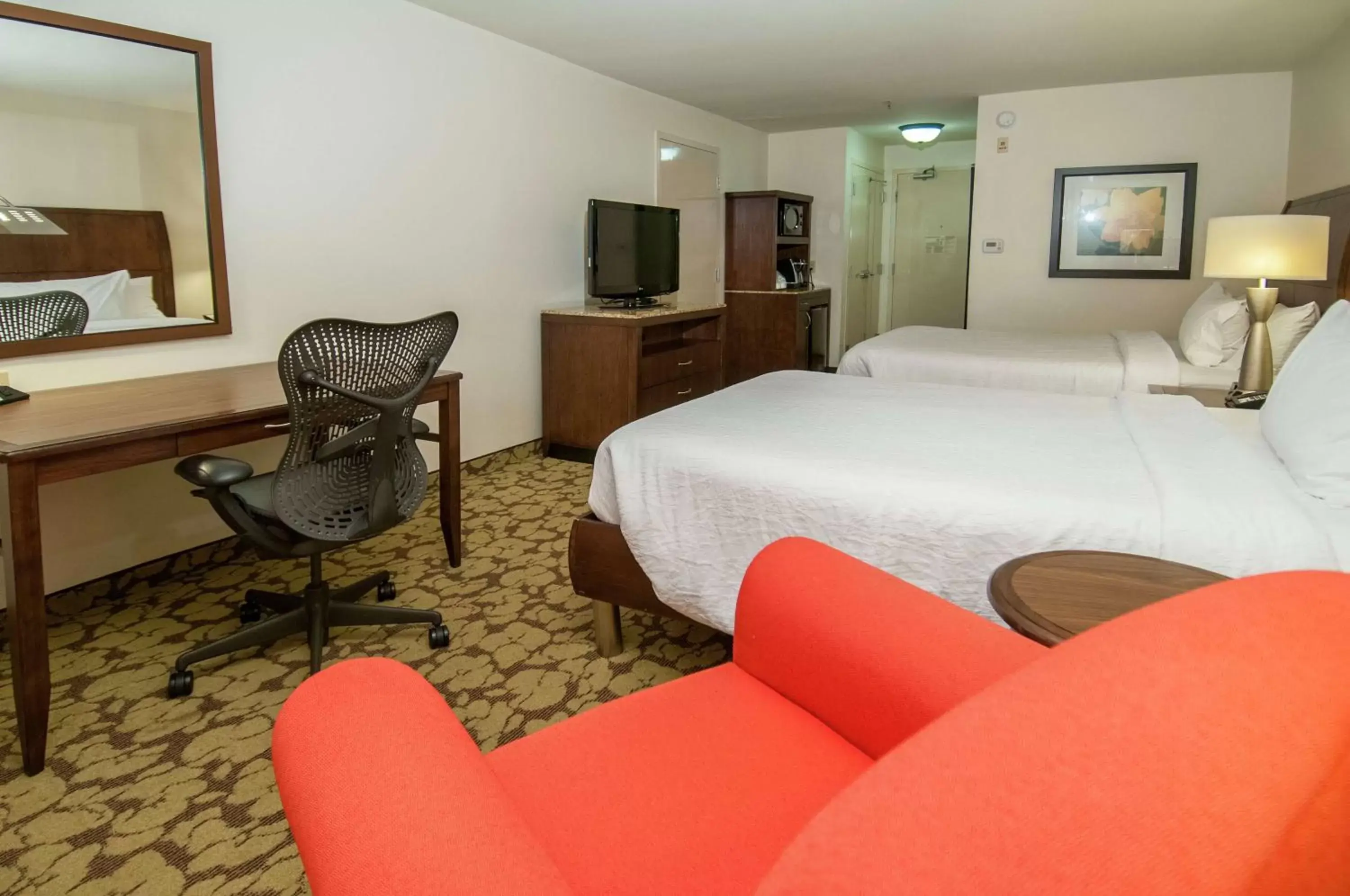 Bedroom in Hilton Garden Inn New Orleans Airport