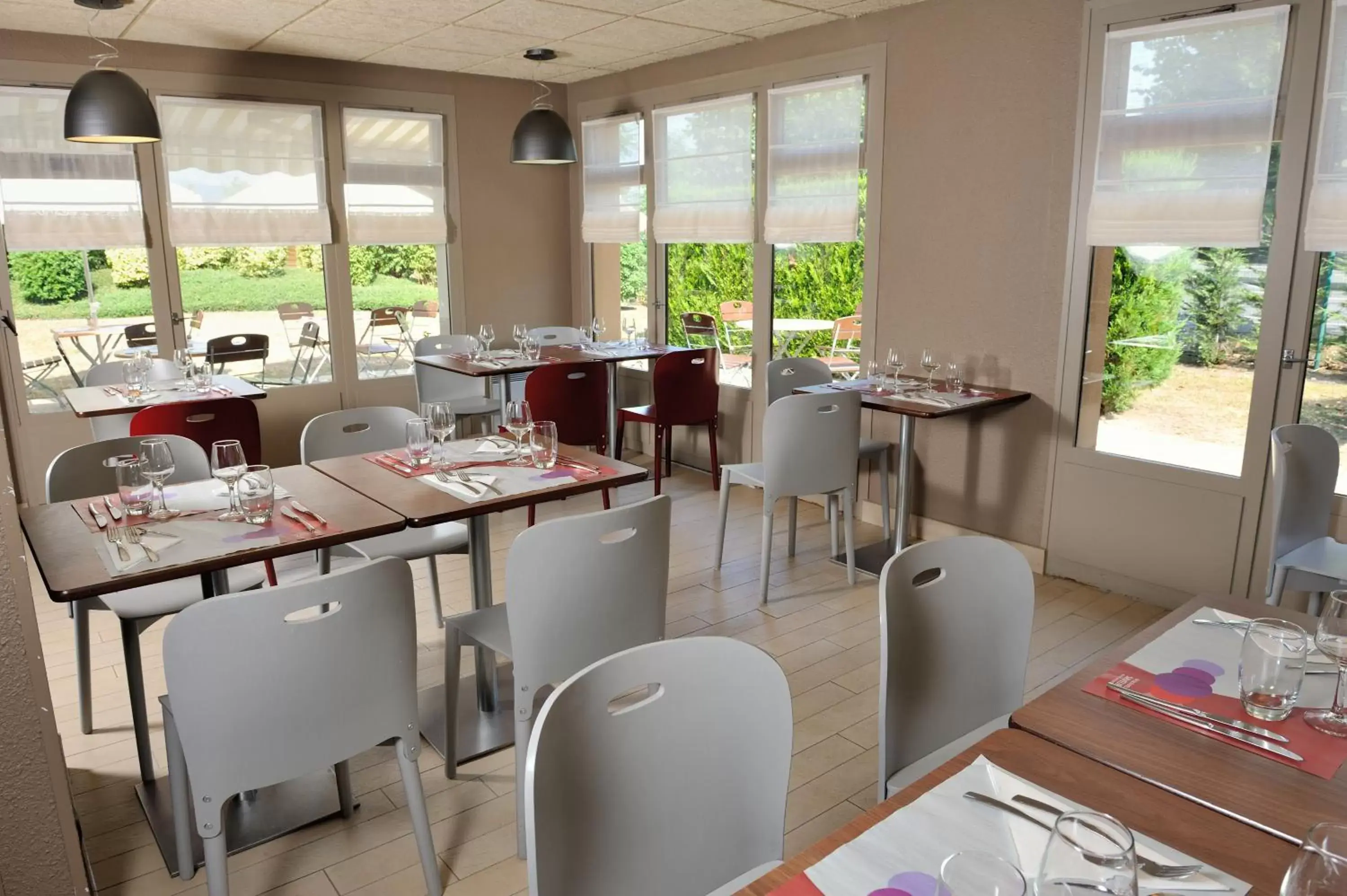 Restaurant/Places to Eat in Campanile Clermont-Ferrand ~ Aubière