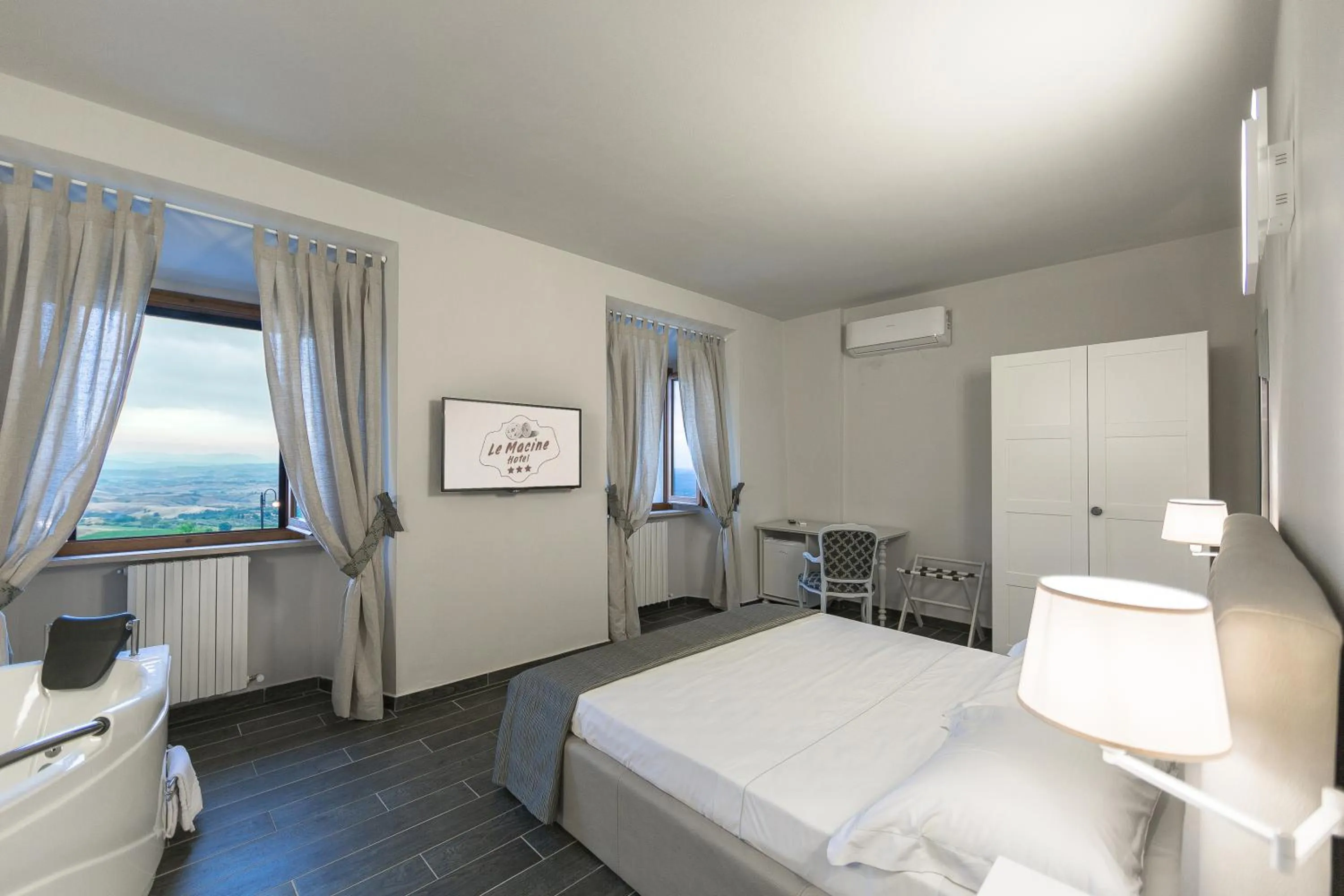 Bed in Hotel Le Macine