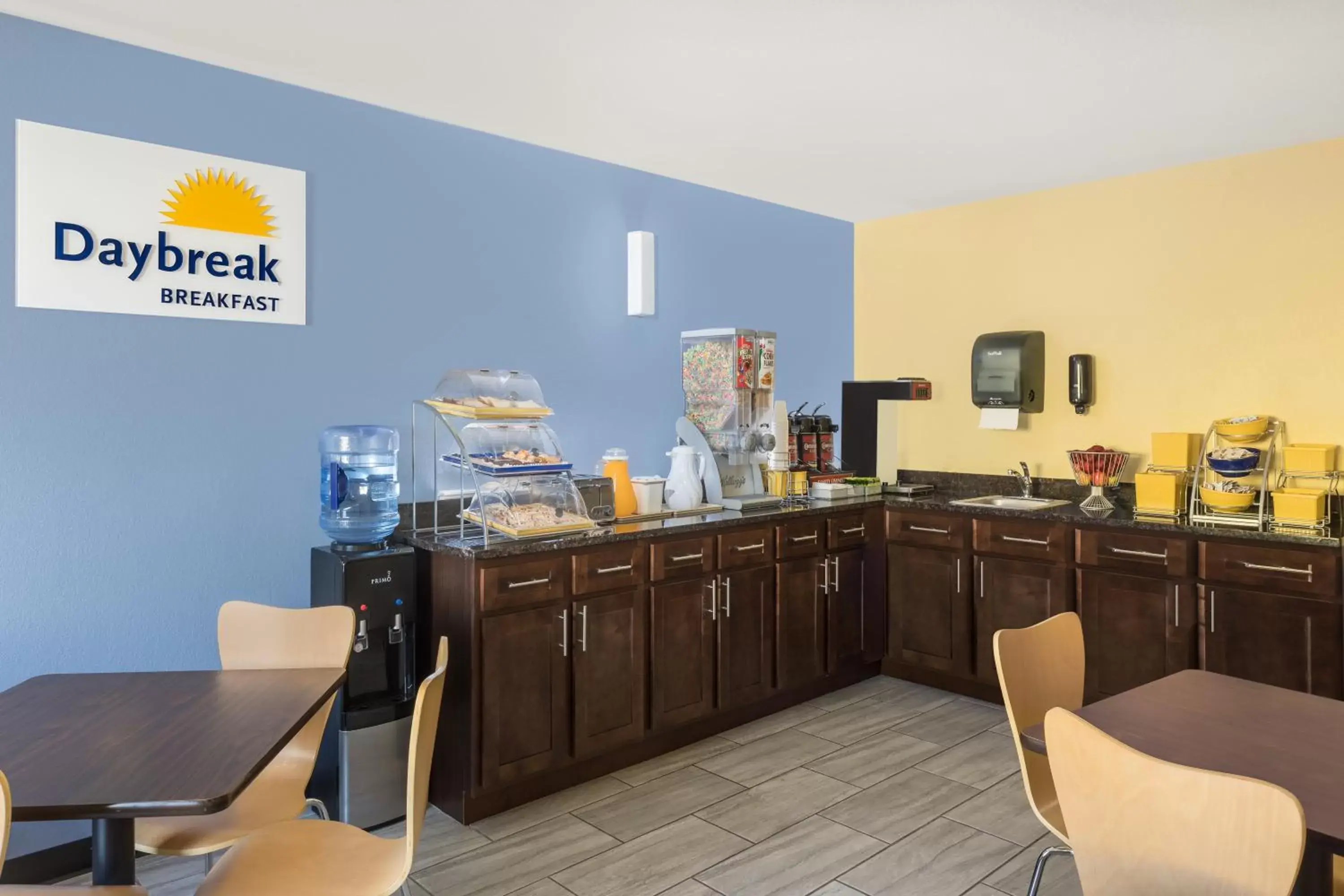 Breakfast in Days Inn by Wyndham New Orleans Pontchartrain Breakfast in Days Inn by Wyndham New Orleans Pontchartrain