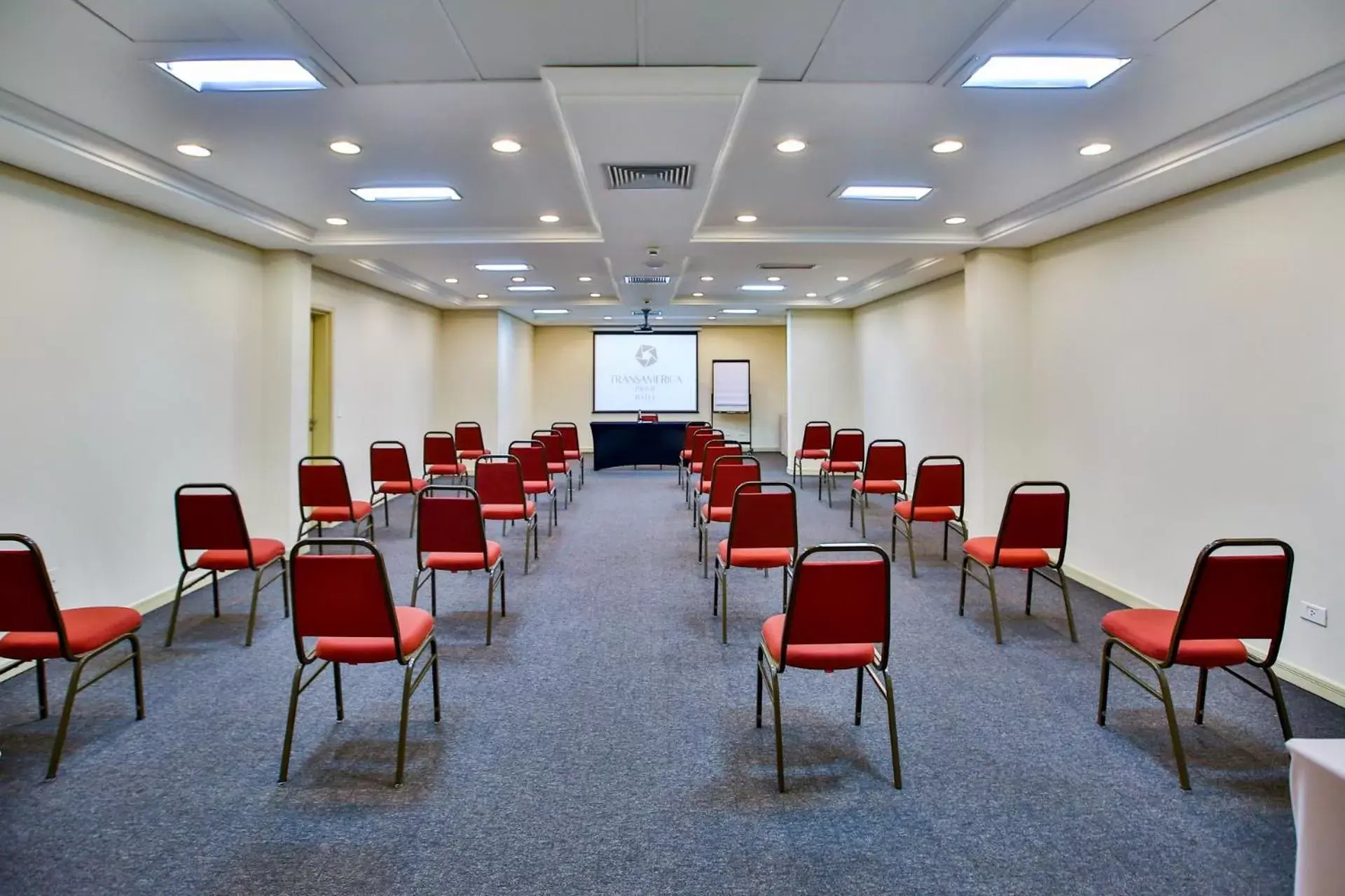 Meeting/conference room in Transamerica Prime Batel Curitiba
