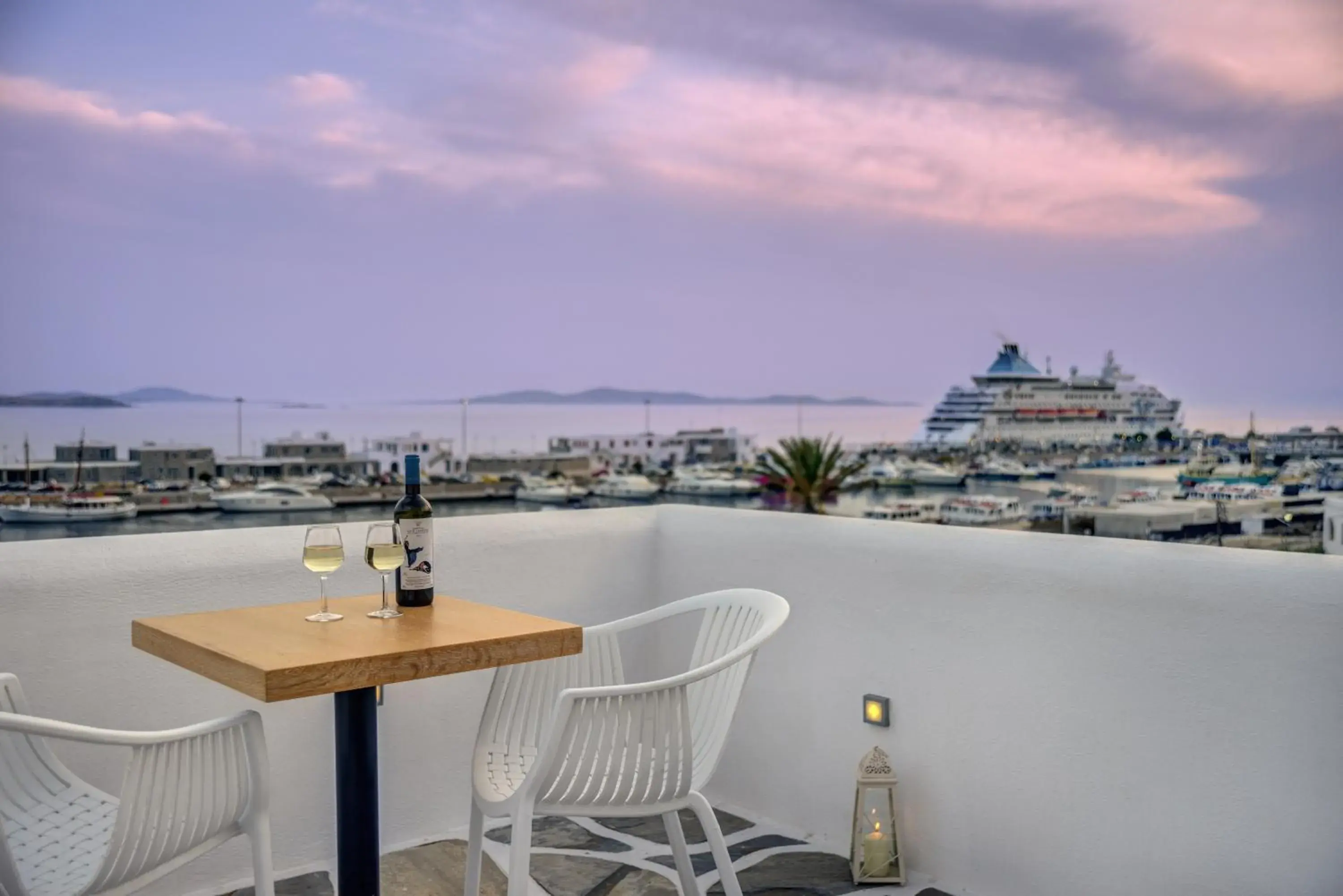 Balcony/Terrace in Maki's Place Hotel