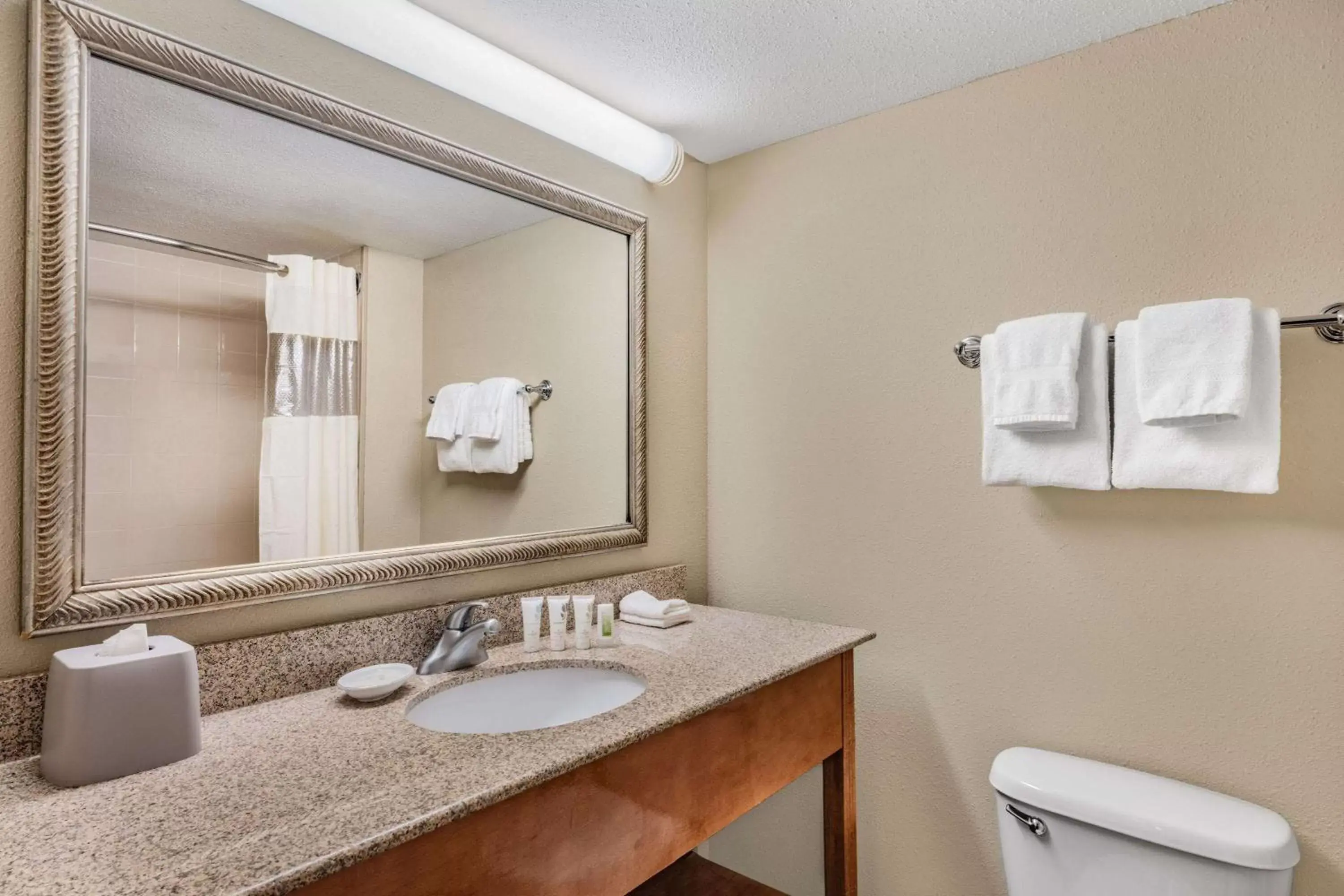 Bathroom in La Quinta by Wyndham Minneapolis-Minnetonka