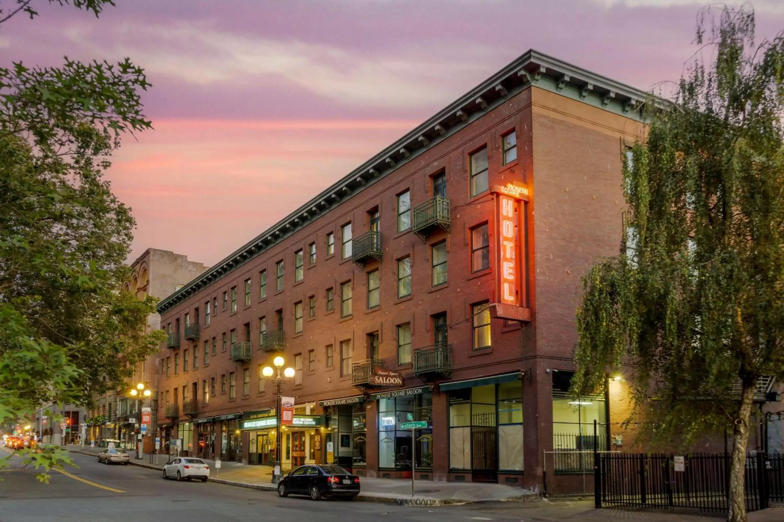 Property Building in Best Western Plus Pioneer Square Hotel Downtown