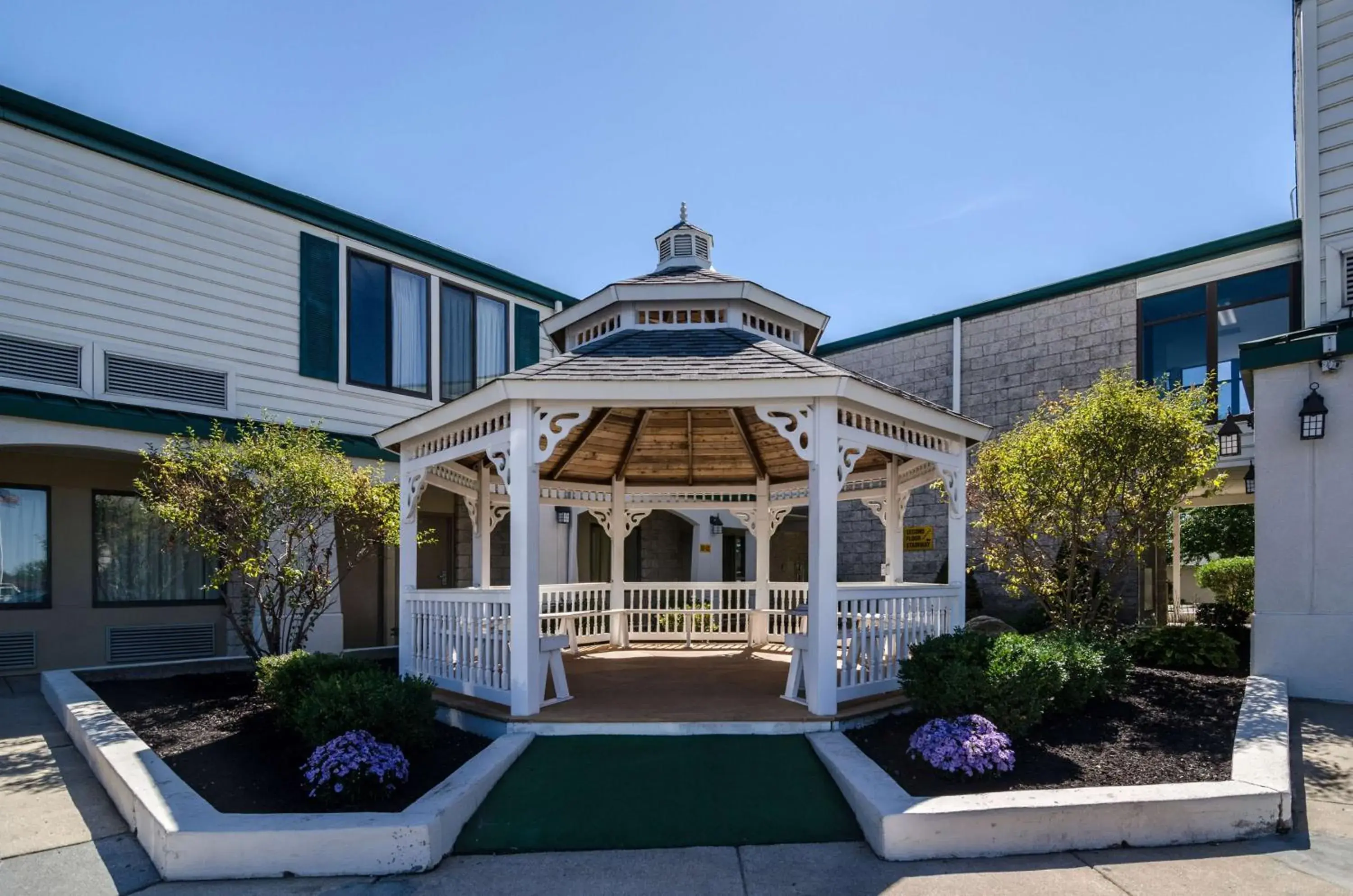 Property building in Motel 6-Newark, DE Property building in Motel 6-Newark, DE