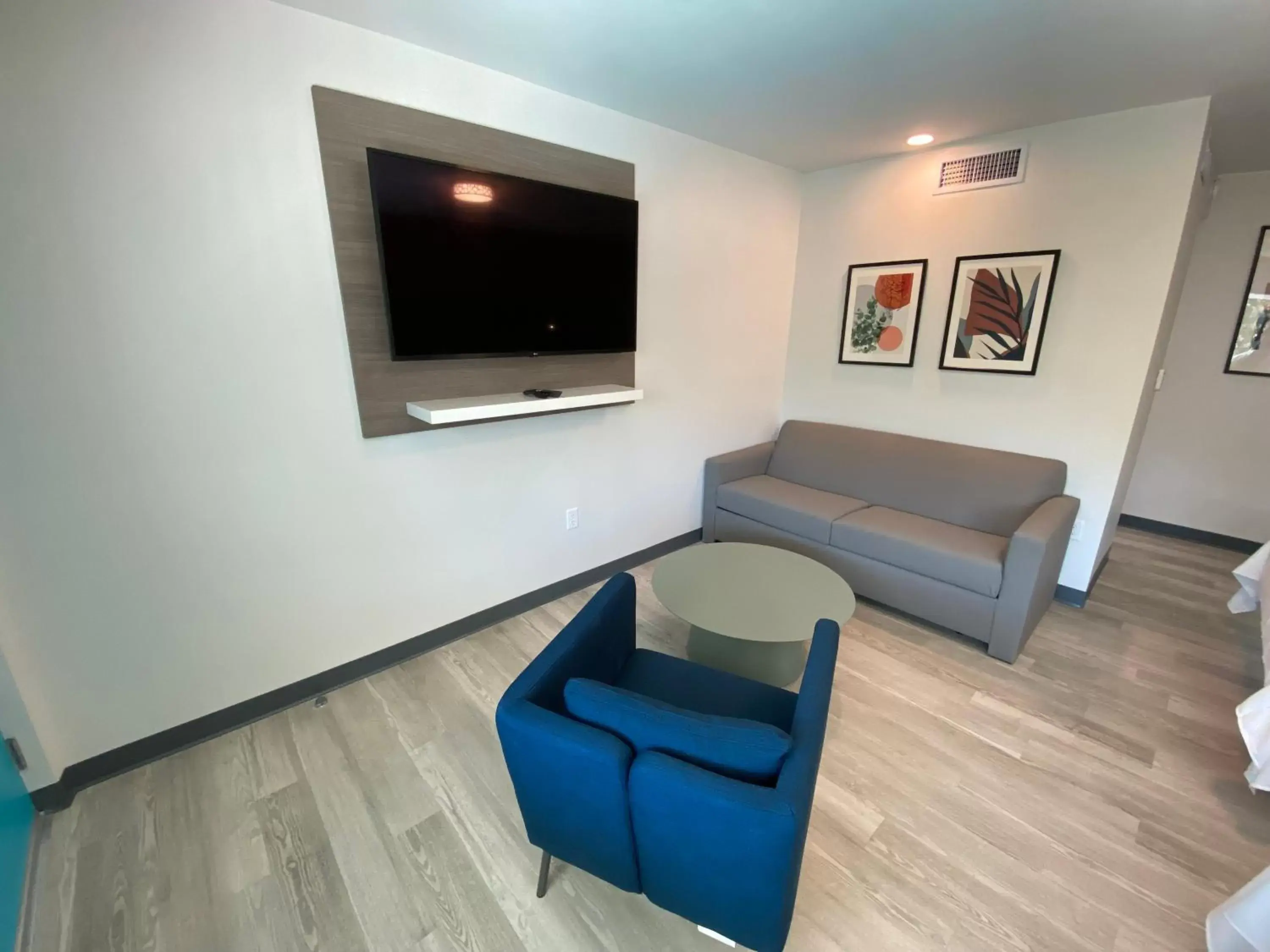 TV/Entertainment Center in Rolo Beach Hotel