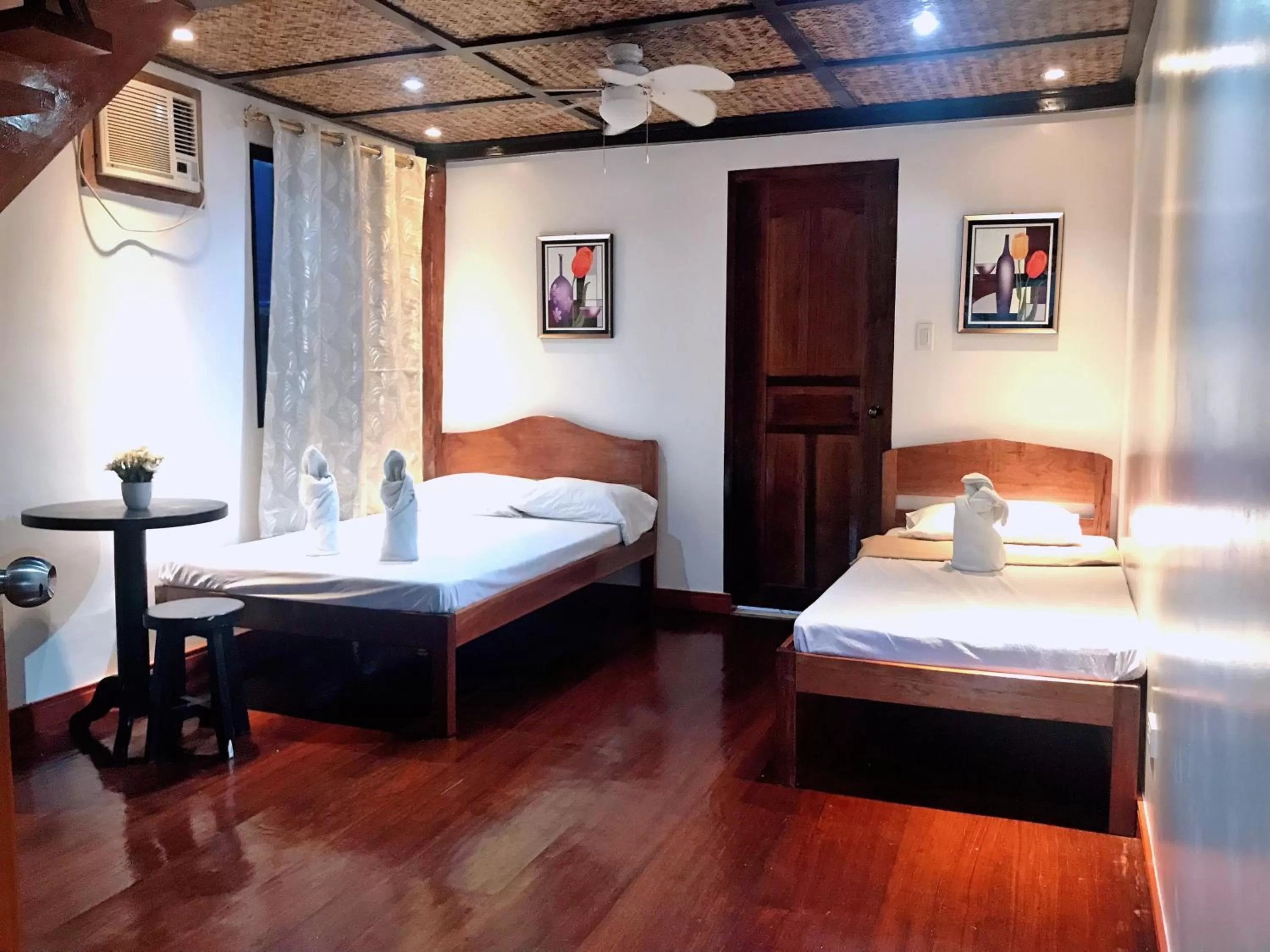 Bed in Peak View Resort