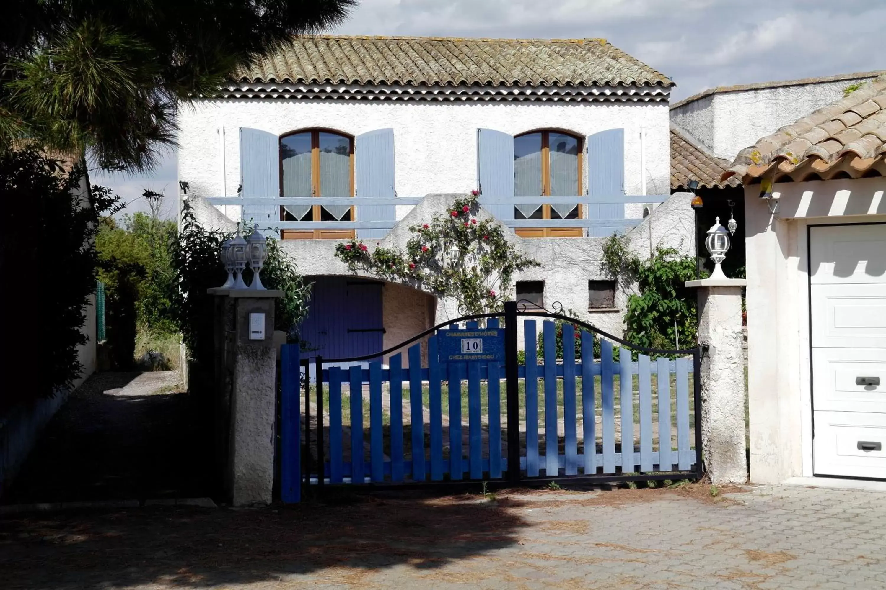 Property Building in Chez Marydidou : Chambres d'hôtes