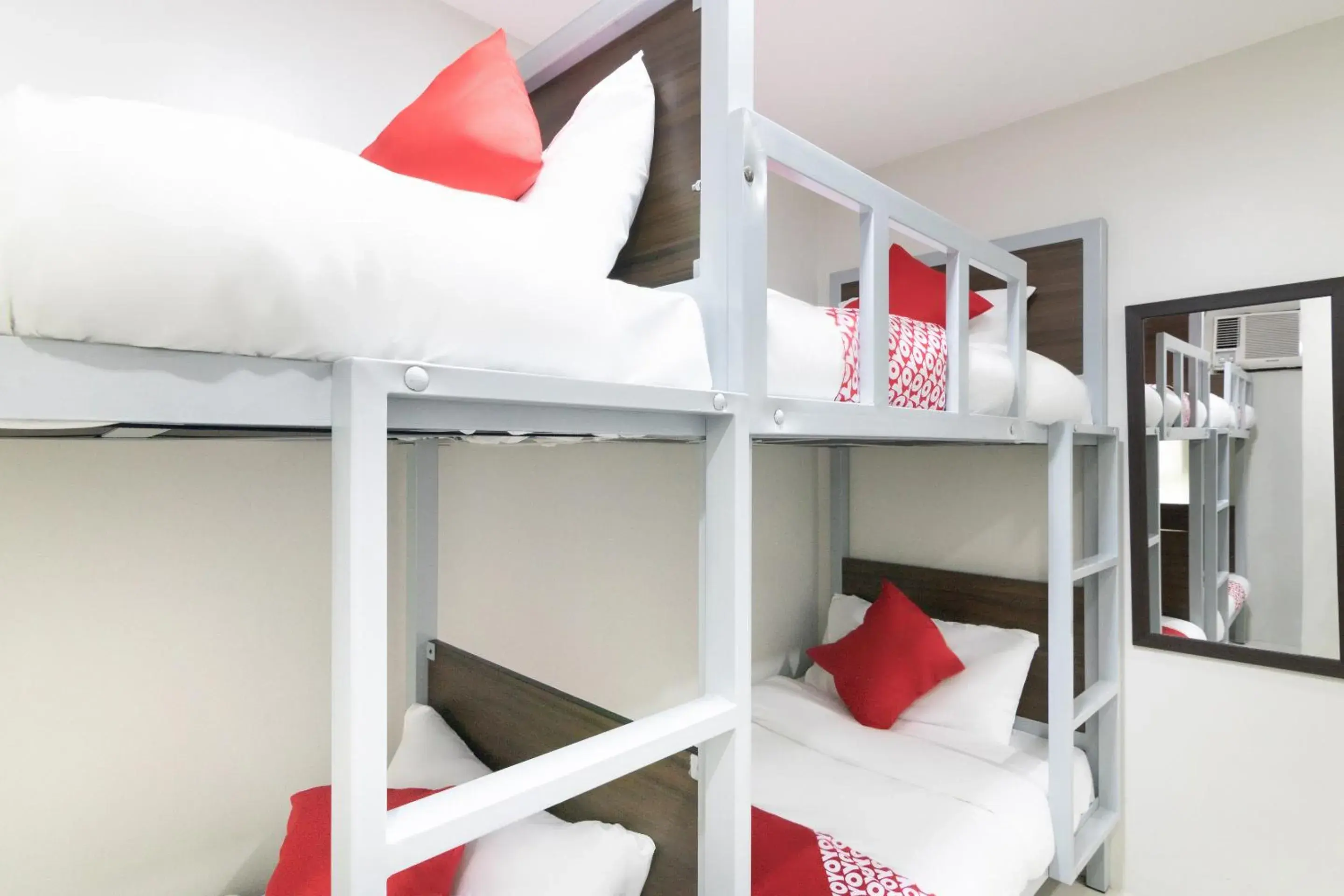 Bedroom, Bunk Bed in OYO 152 Sangco Condotel