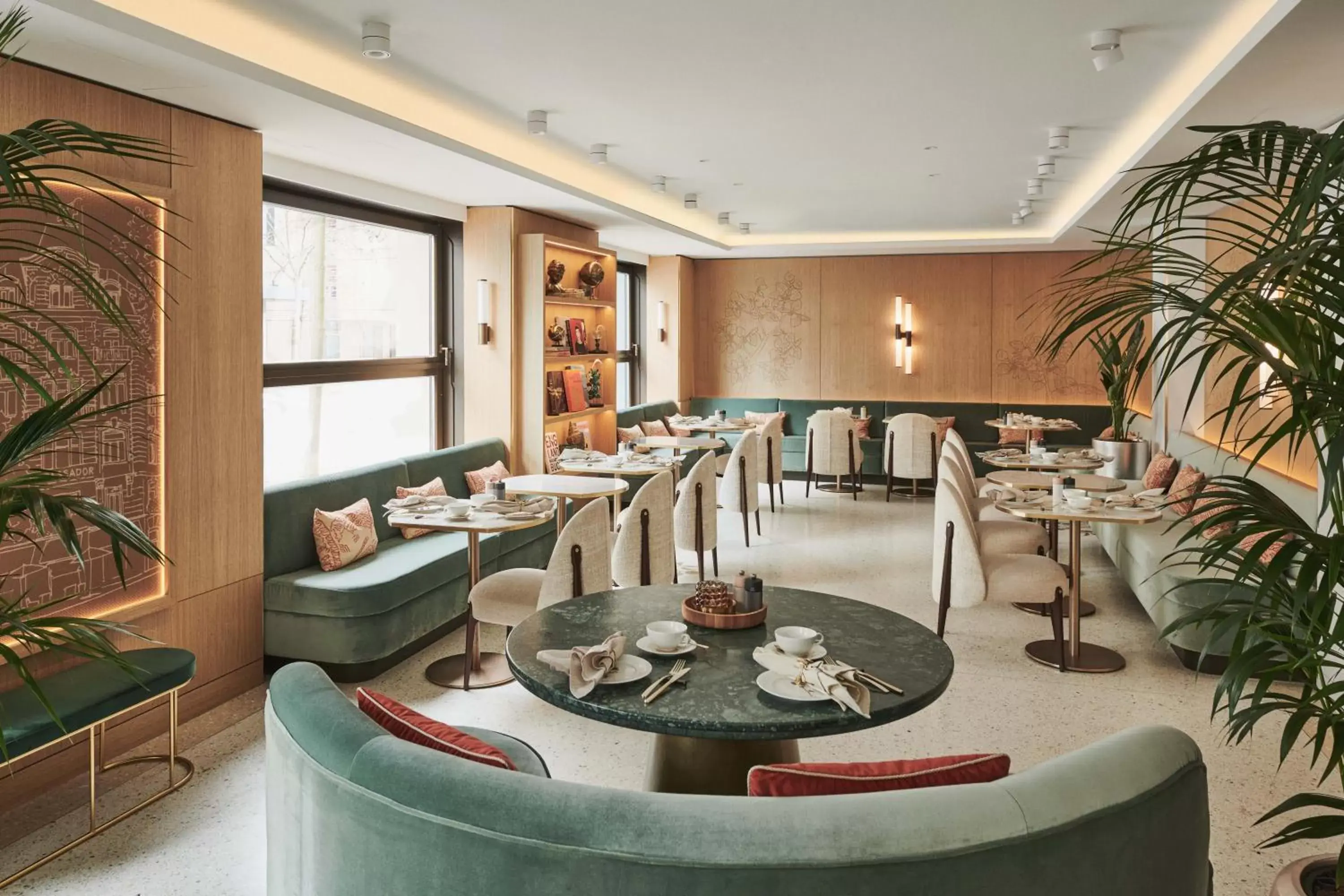 Restaurant/Places to Eat in Small Luxury Hotel Ambassador Zurich