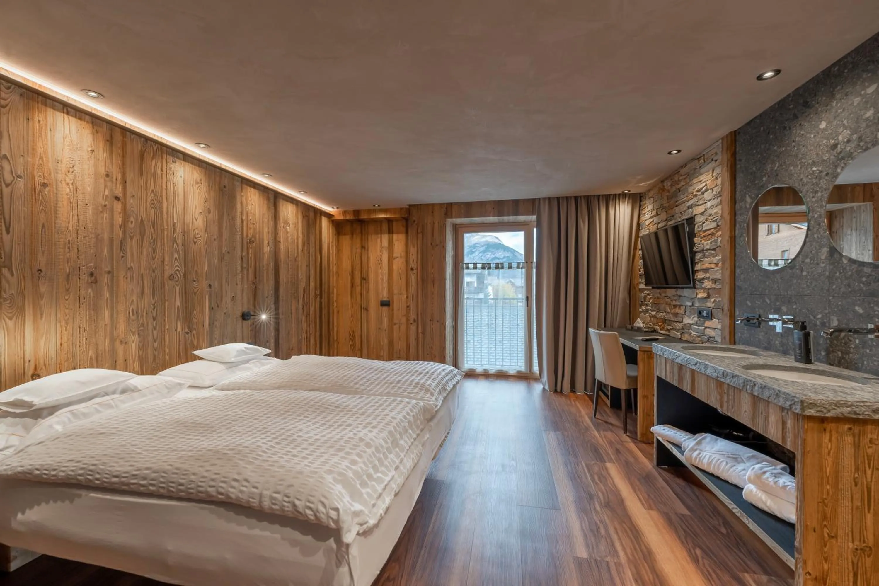 Bed in Bivio Hotel Plaza