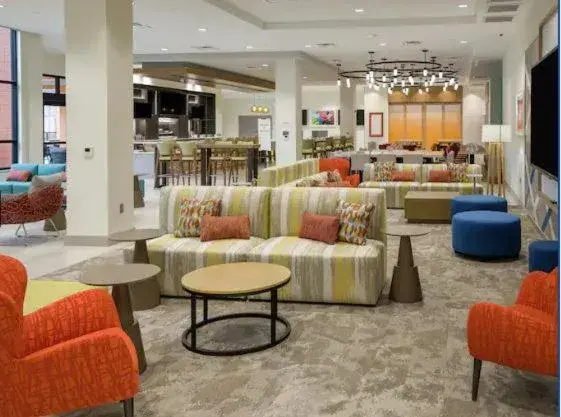 Lounge/Bar in Hilton Garden Inn Visalia, Ca