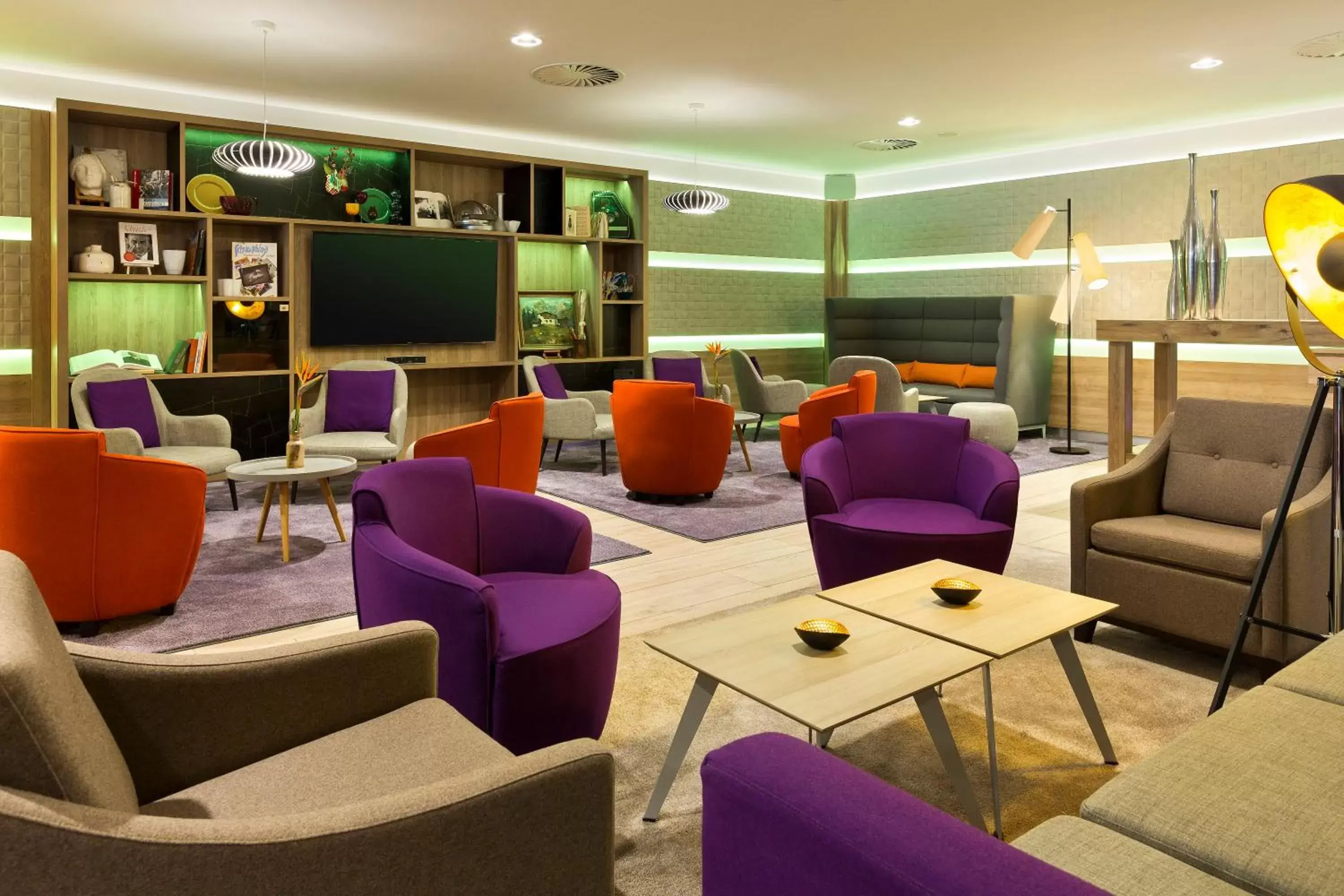 Property building, Lounge/Bar in Holiday Inn Munich City Centre, an IHG Hotel