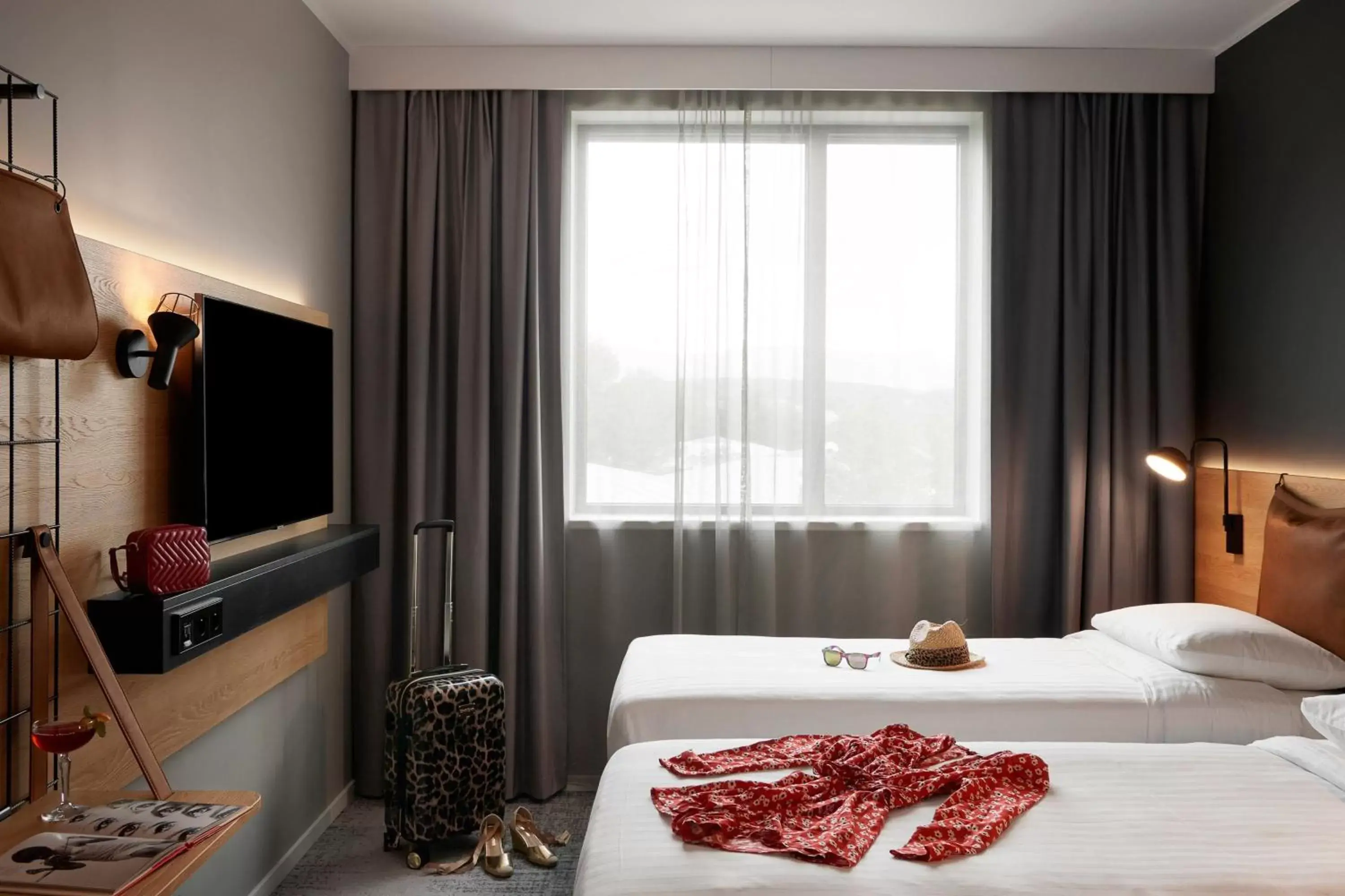 Photo of the whole room, Bed in Moxy Sophia Antipolis