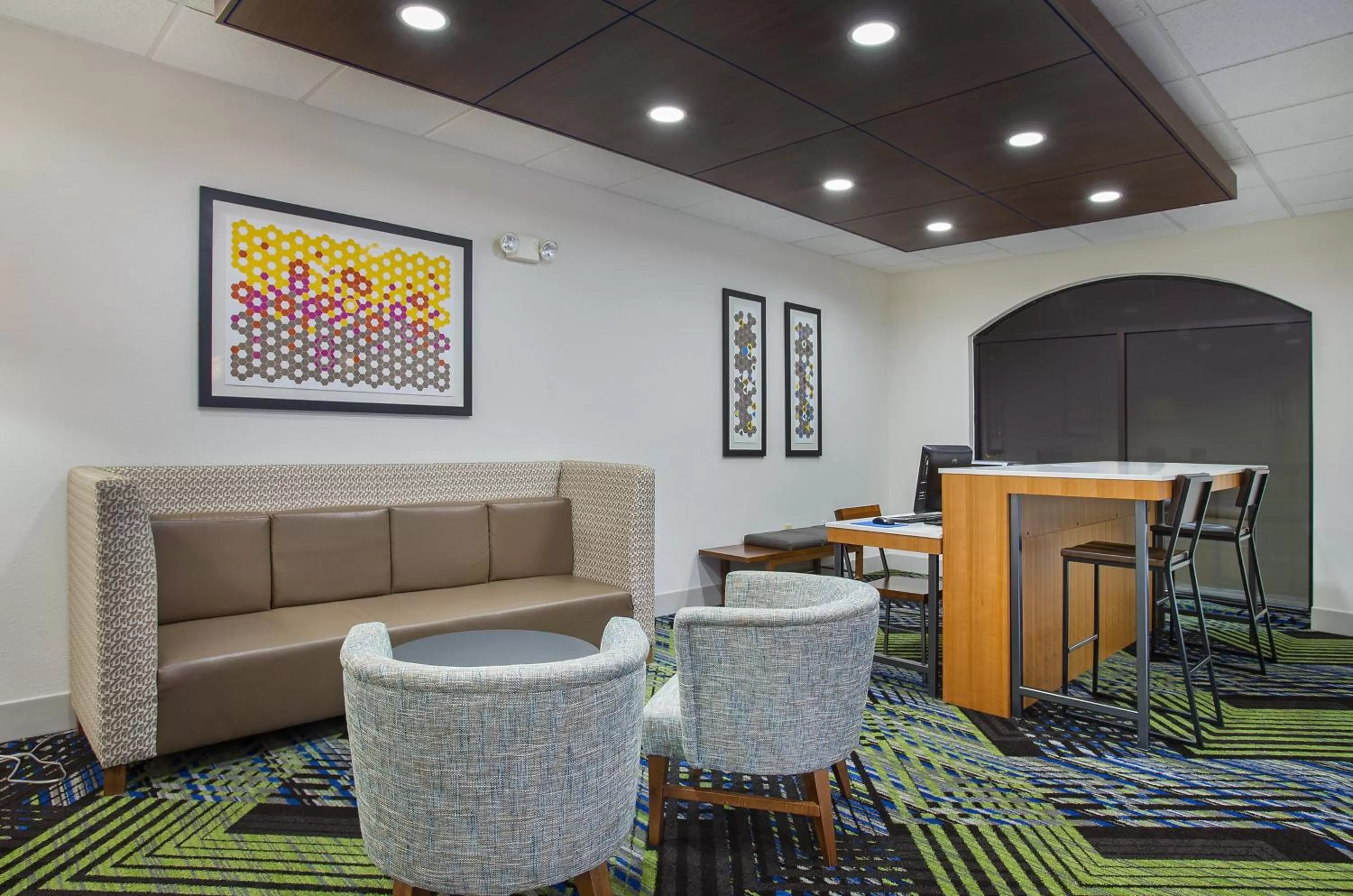 Property building in Holiday Inn Express & Suites Lebanon-Nashville Area by IHG