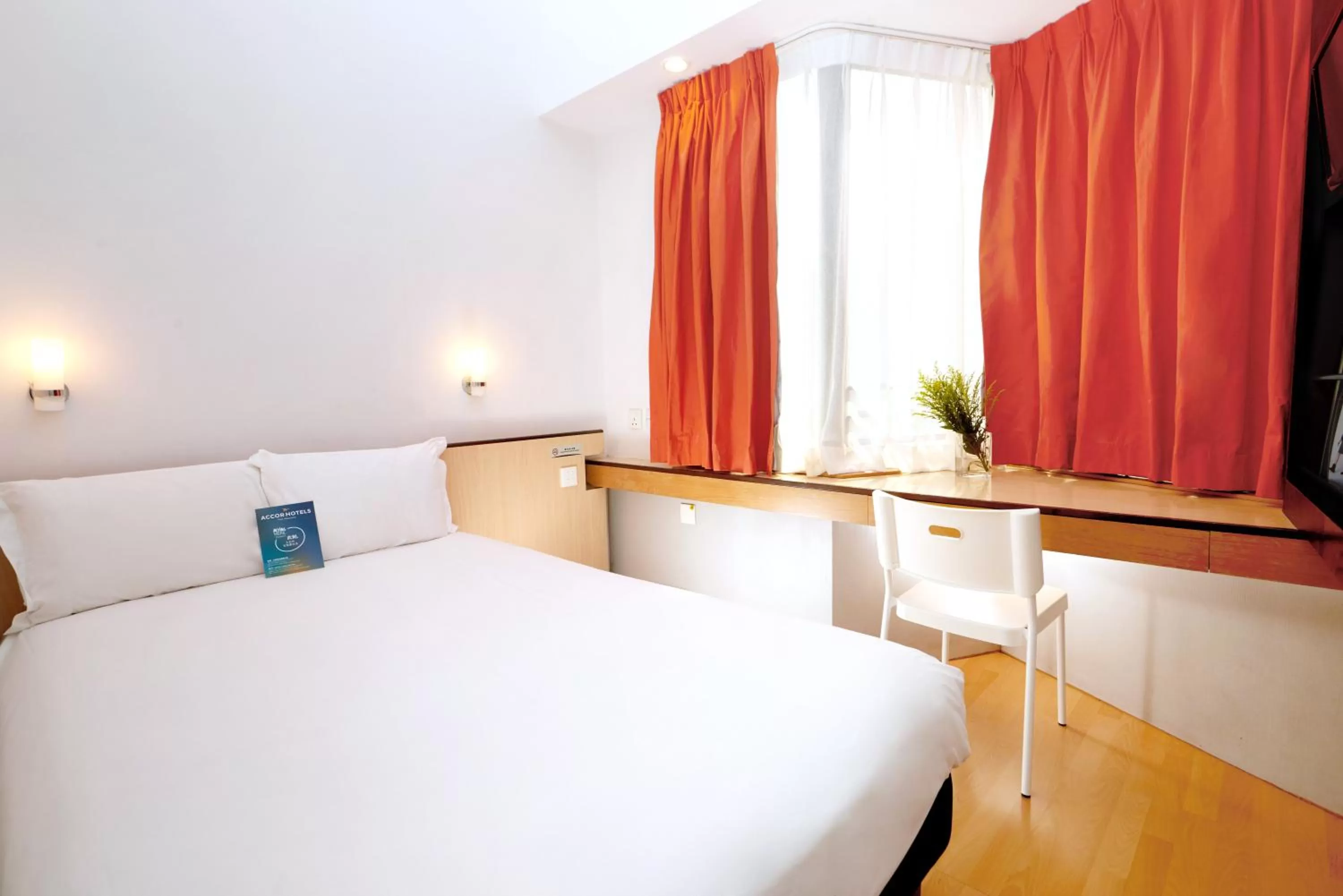 Bed in ibis Hong Kong North Point