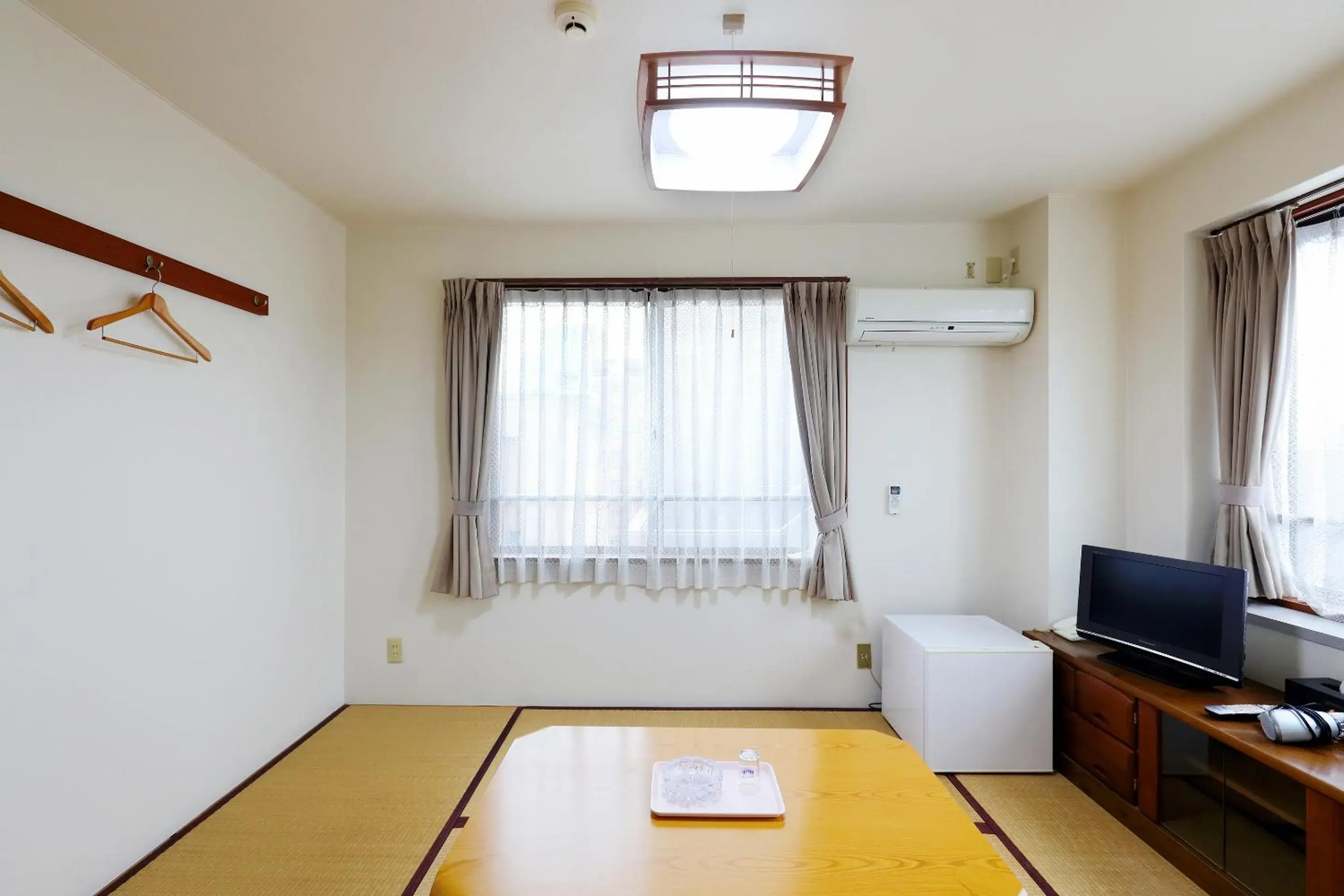 Bedroom, TV/Entertainment Center in Tabist Rays Hotel Yakata