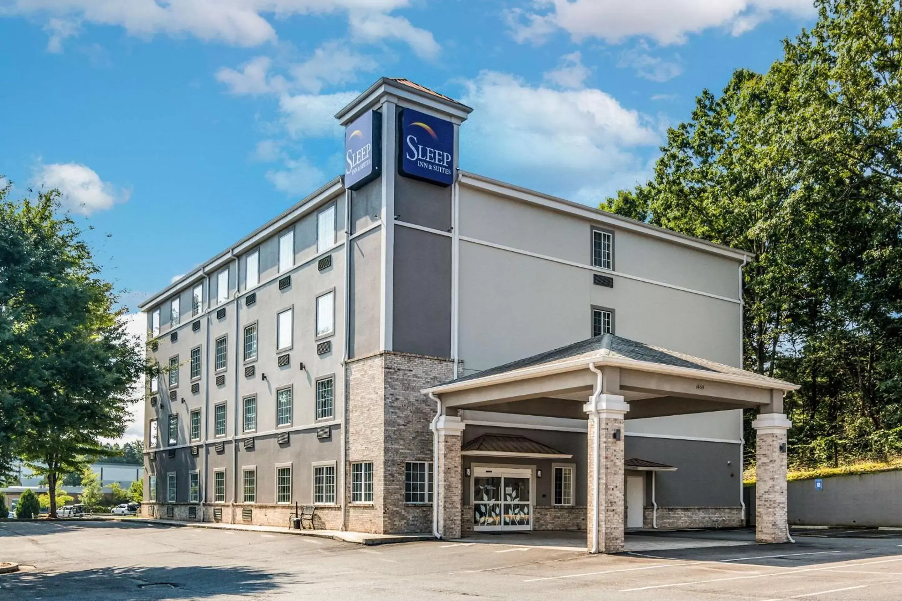 Property Building in Sleep Inn & Suites at Kennesaw State University