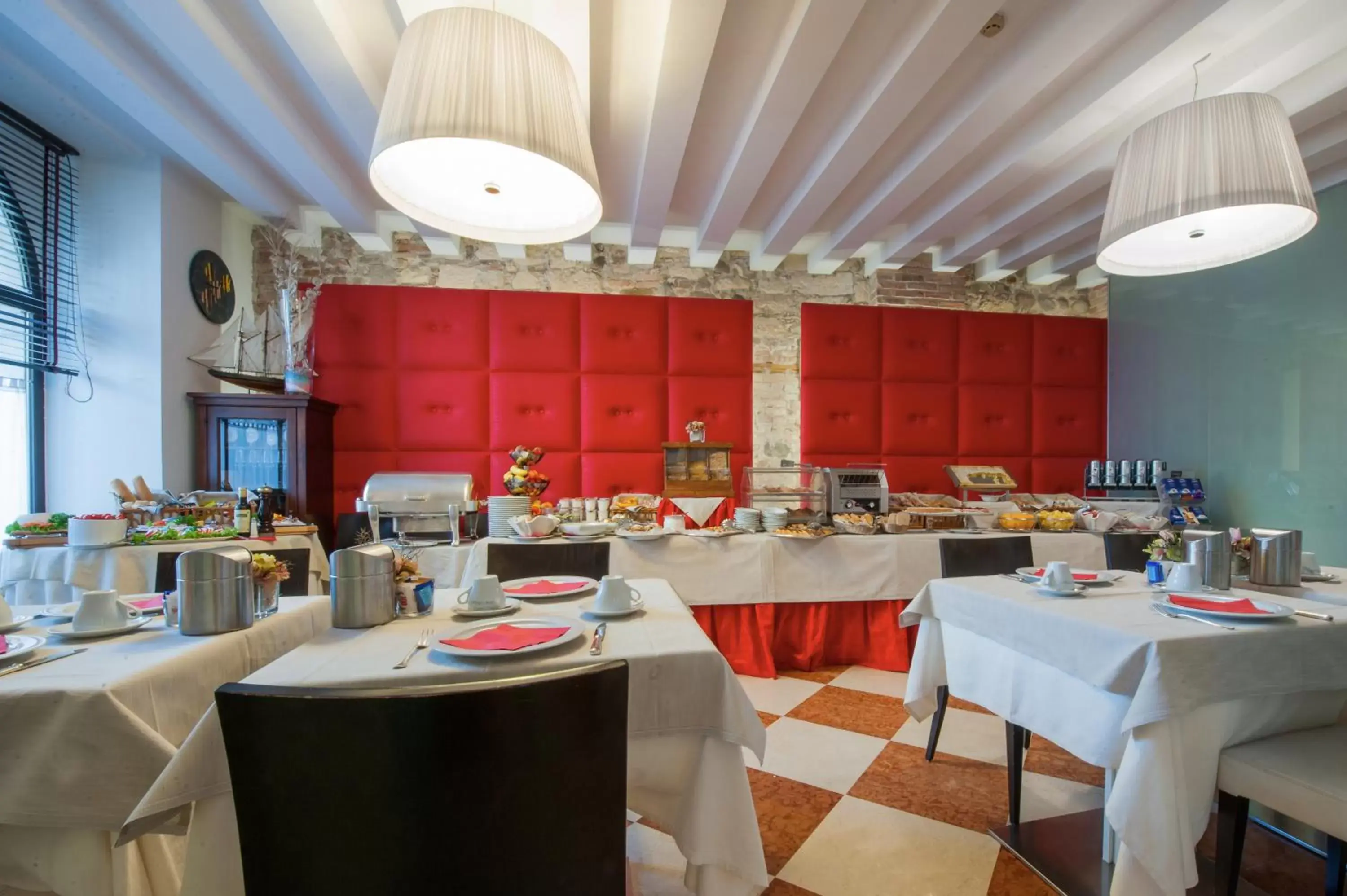 Buffet breakfast, Restaurant/Places to Eat in Hotel Bologna ***S