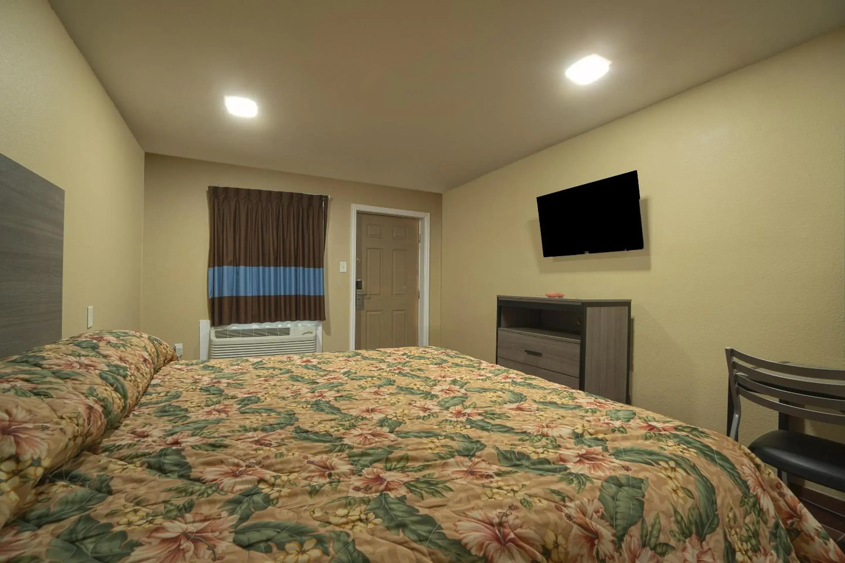 Bedroom, Bed in Days Inn by Wyndham Aransas Pass Bedroom, Bed in Days Inn by Wyndham Aransas Pass