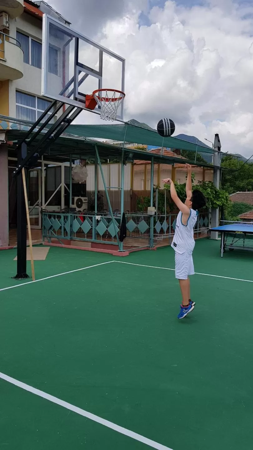 Sports, Other Activities in Family Art-Hotel Zora