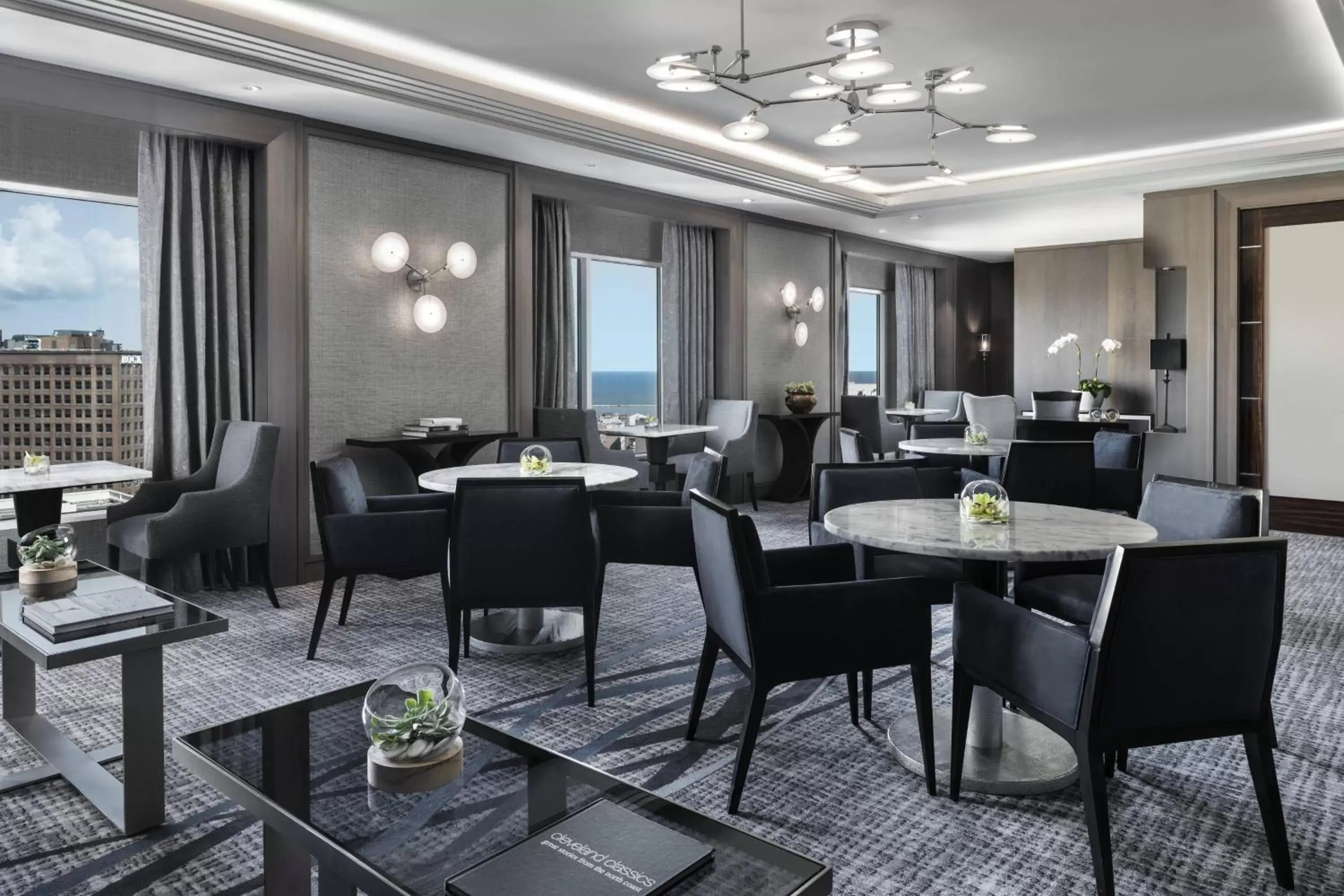 Lounge or bar, Restaurant/Places to Eat in The Ritz-Carlton, Cleveland