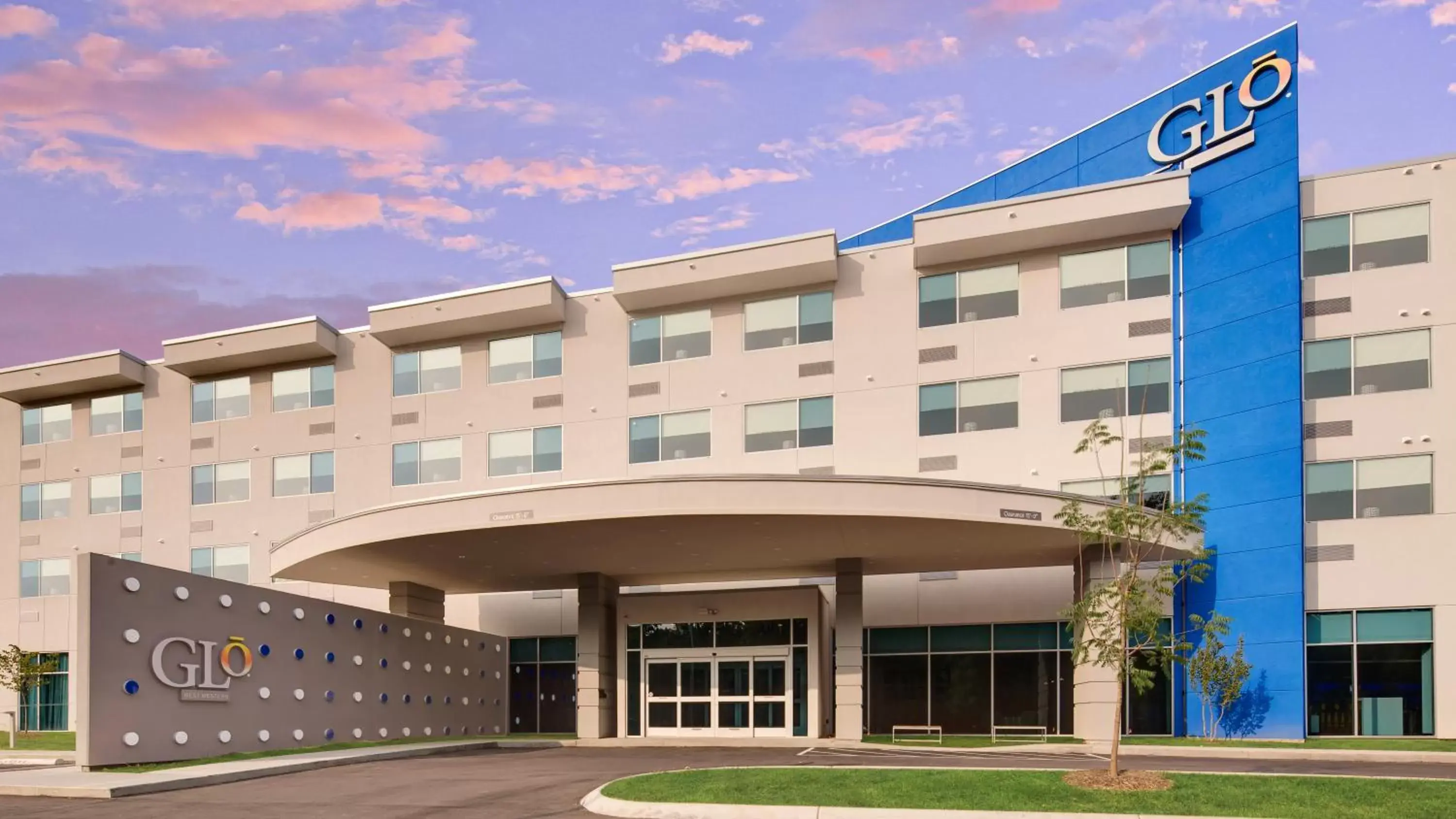 Facade/entrance, Property Building in GLō Best Western Nashville Airport West