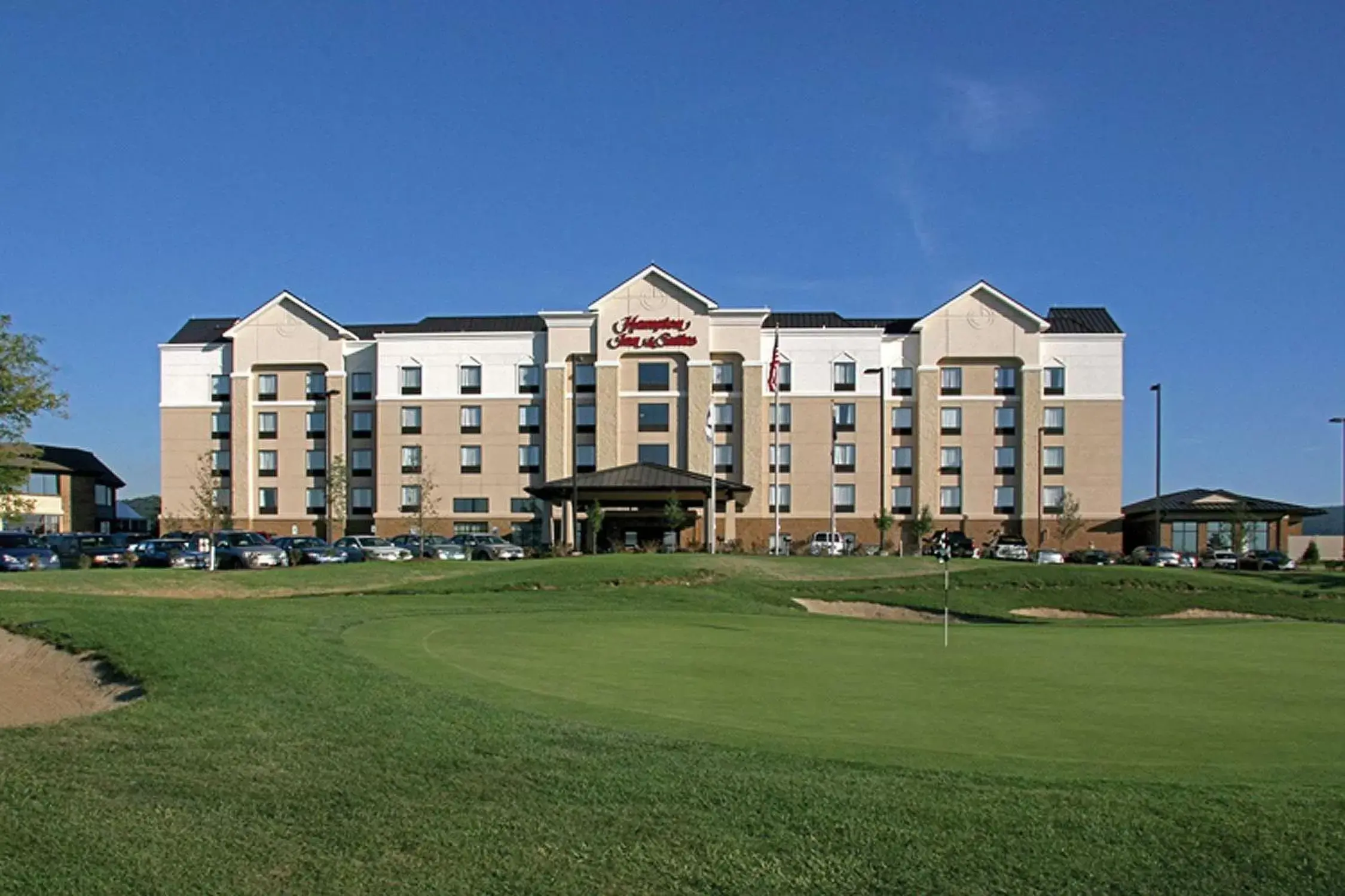 Property building in Hampton Inn & Suites Blairsville Property building in Hampton Inn & Suites Blairsville