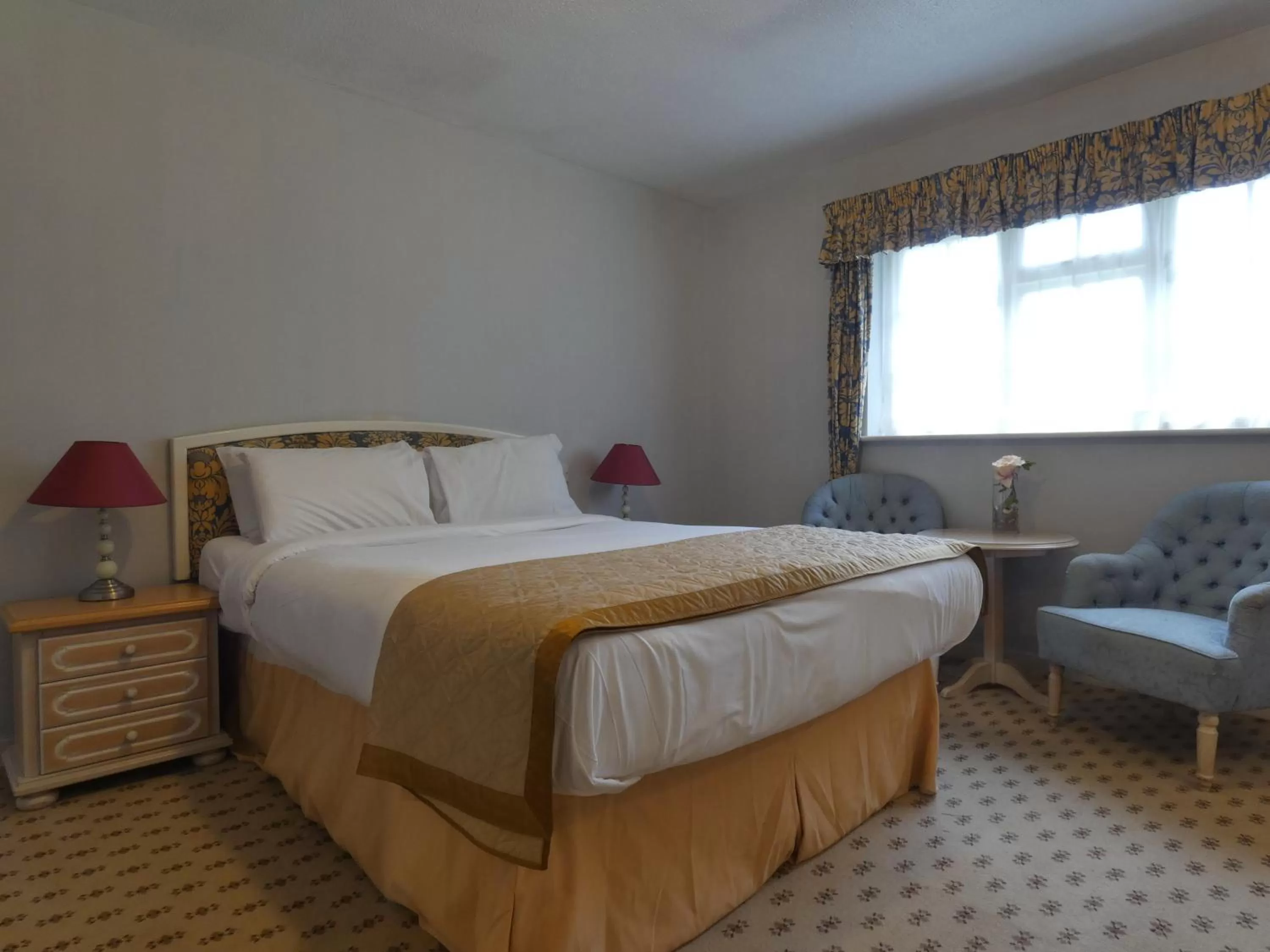 Bed in Marston Farm Hotel