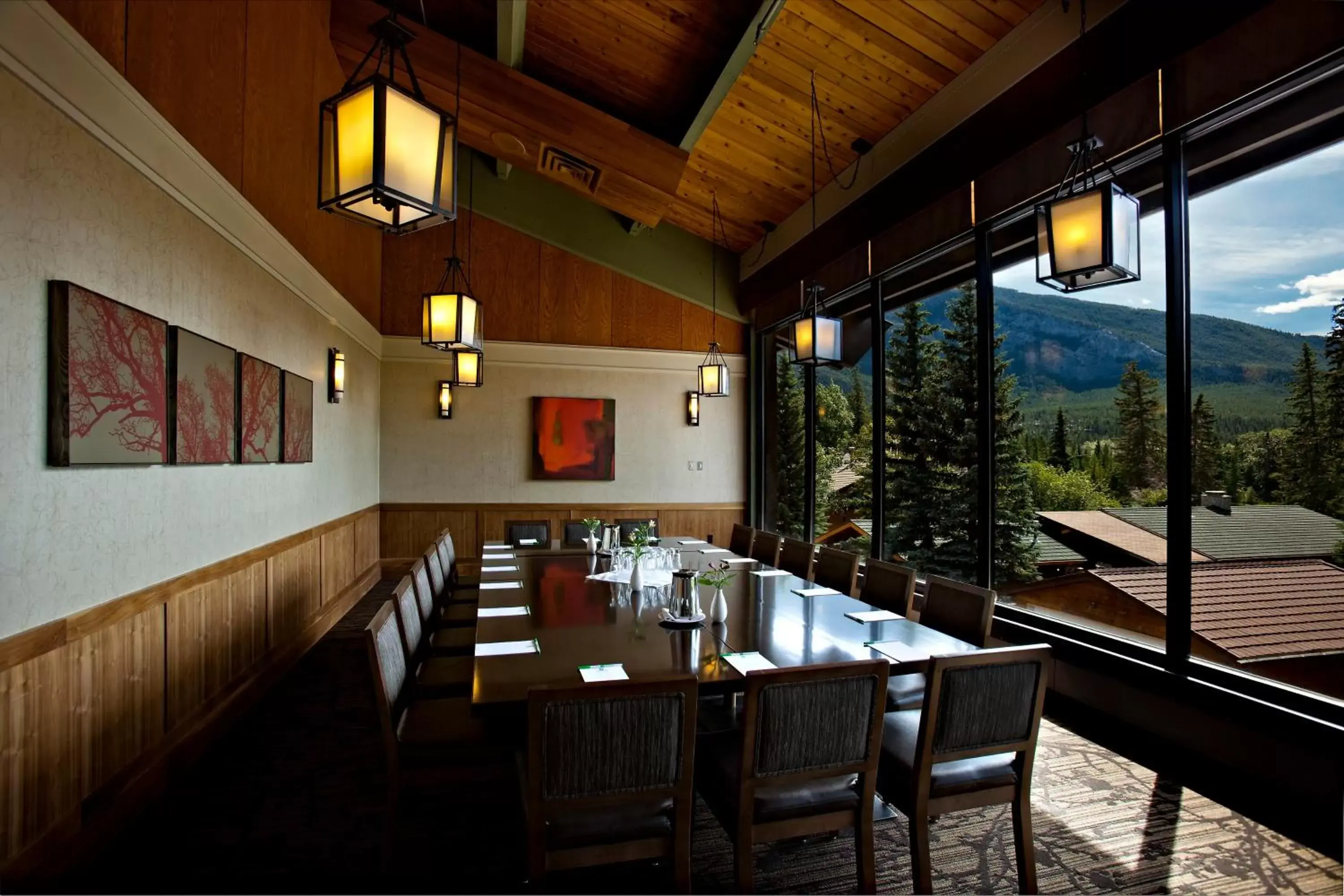 Business facilities, Restaurant/Places to Eat in Banff Park Lodge