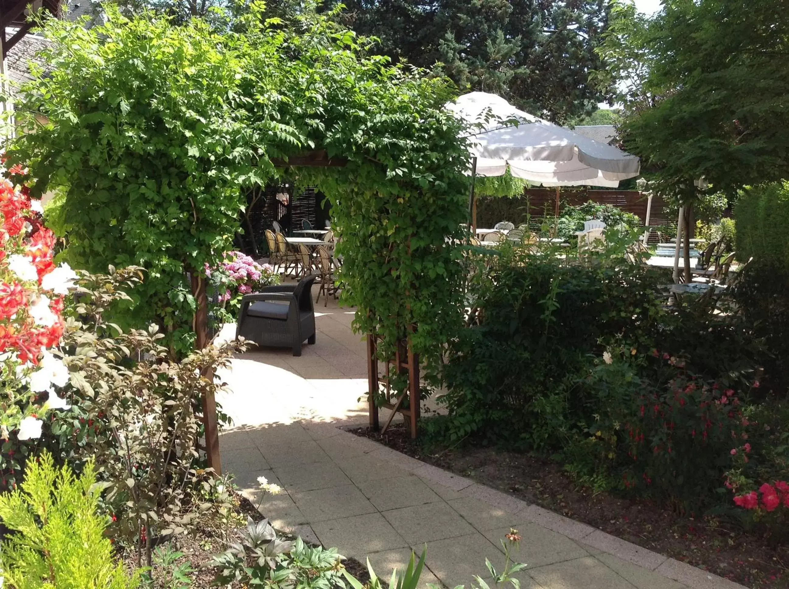 Patio in Hôtel de France