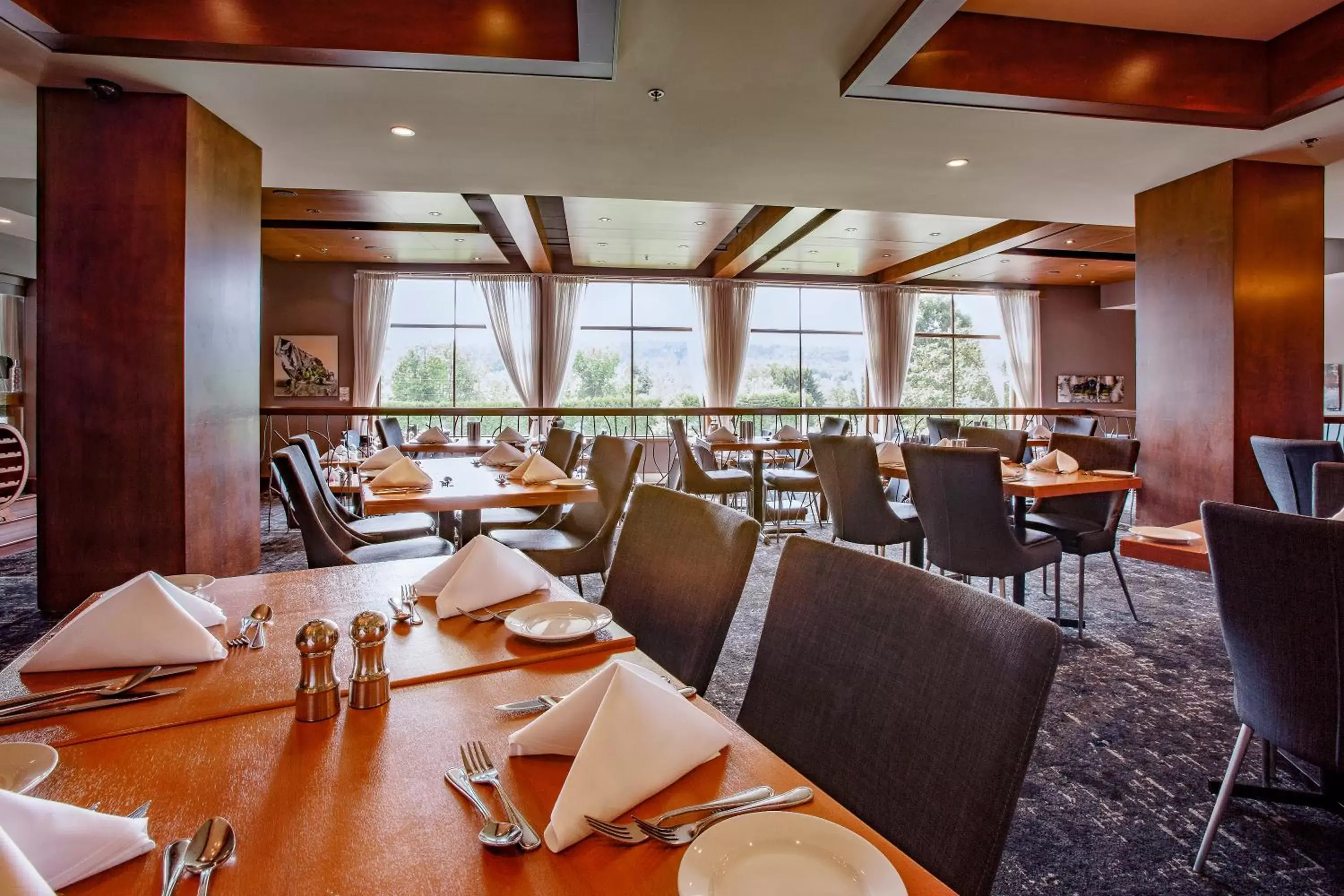 Restaurant/Places to Eat in Estrimont Suites & Spa