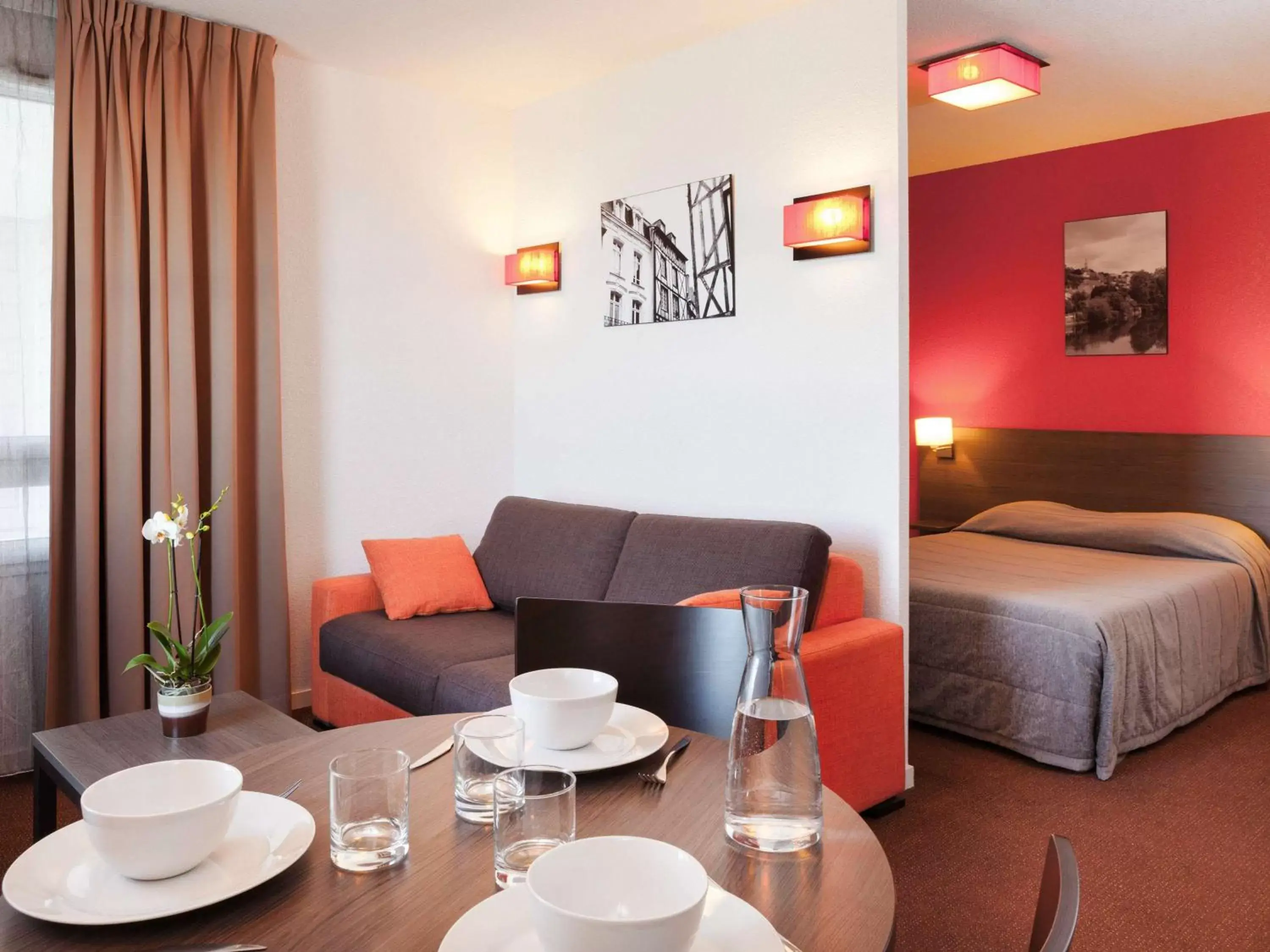 Property building in Aparthotel Adagio Access Poitiers