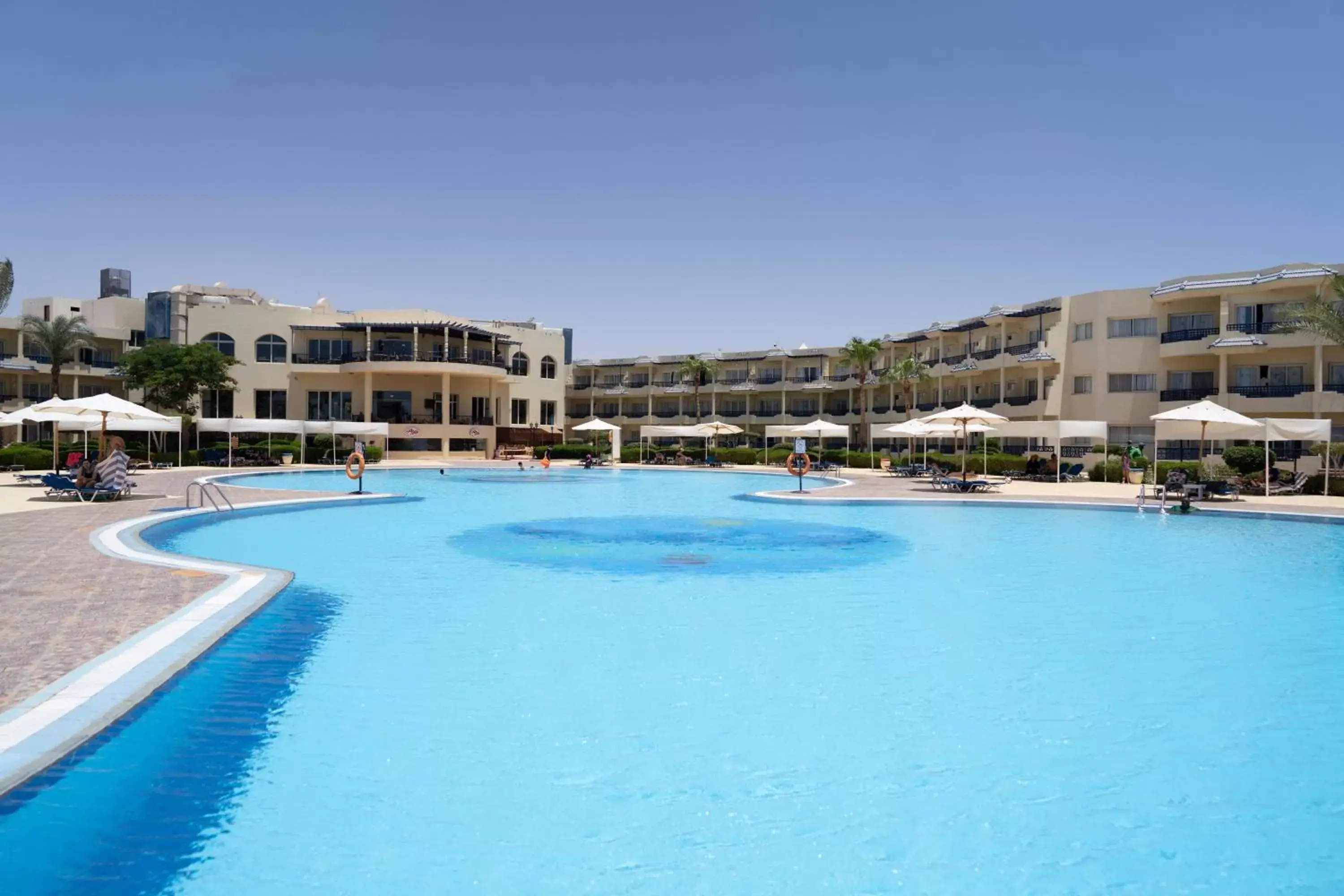 Swimming Pool in Grand Oasis Resort