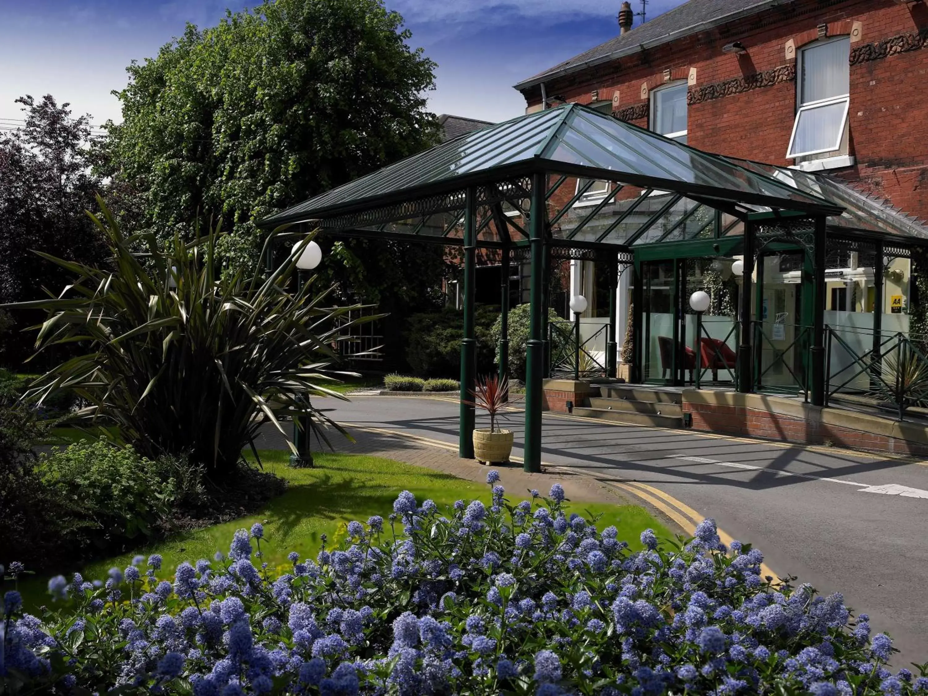 Property building in Parkmore Hotel & Leisure Club, Sure Hotel Collection by BW Property building in Parkmore Hotel & Leisure Club, Sure Hotel Collection by BW