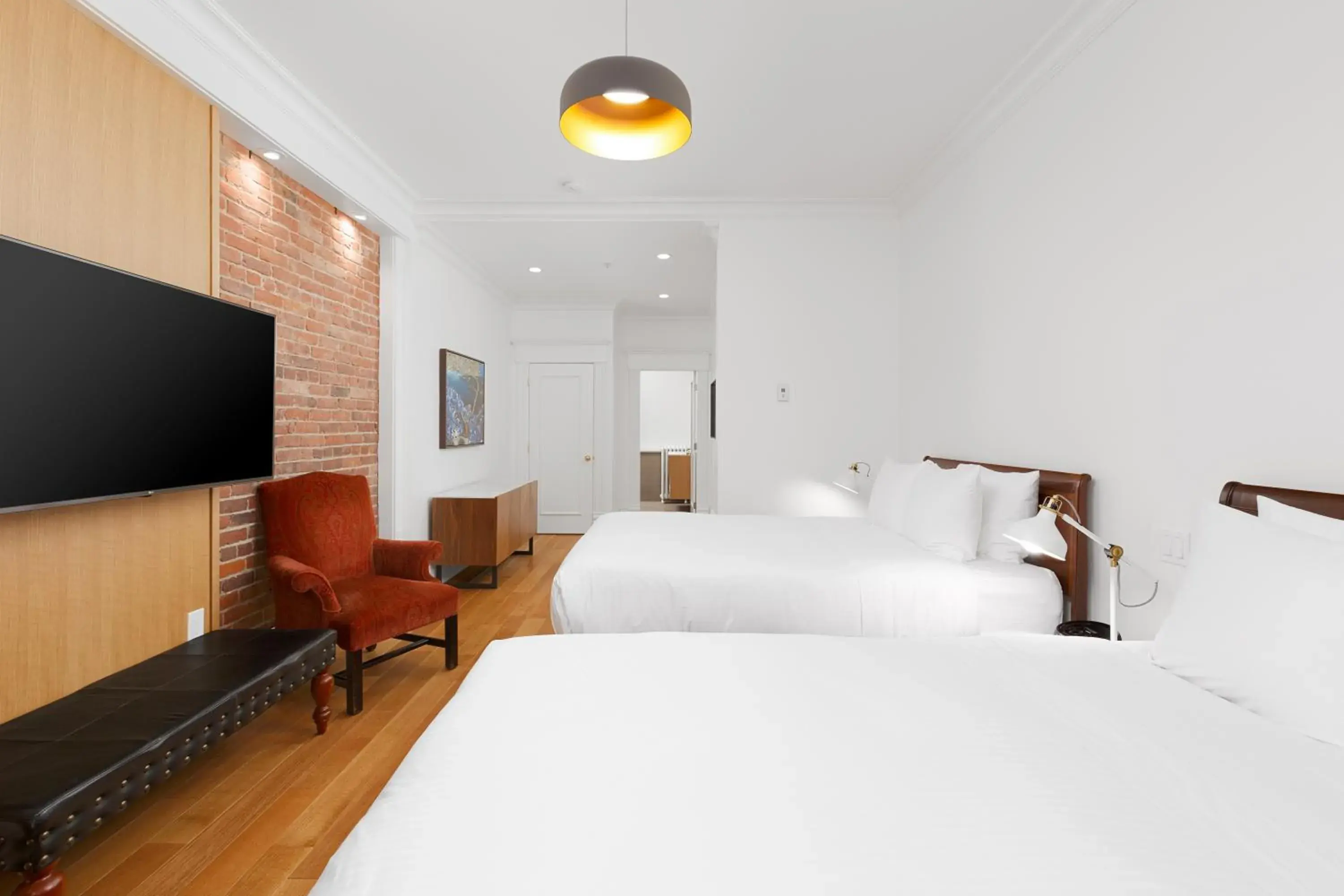 Bedroom, Bed in Victorian Hotel