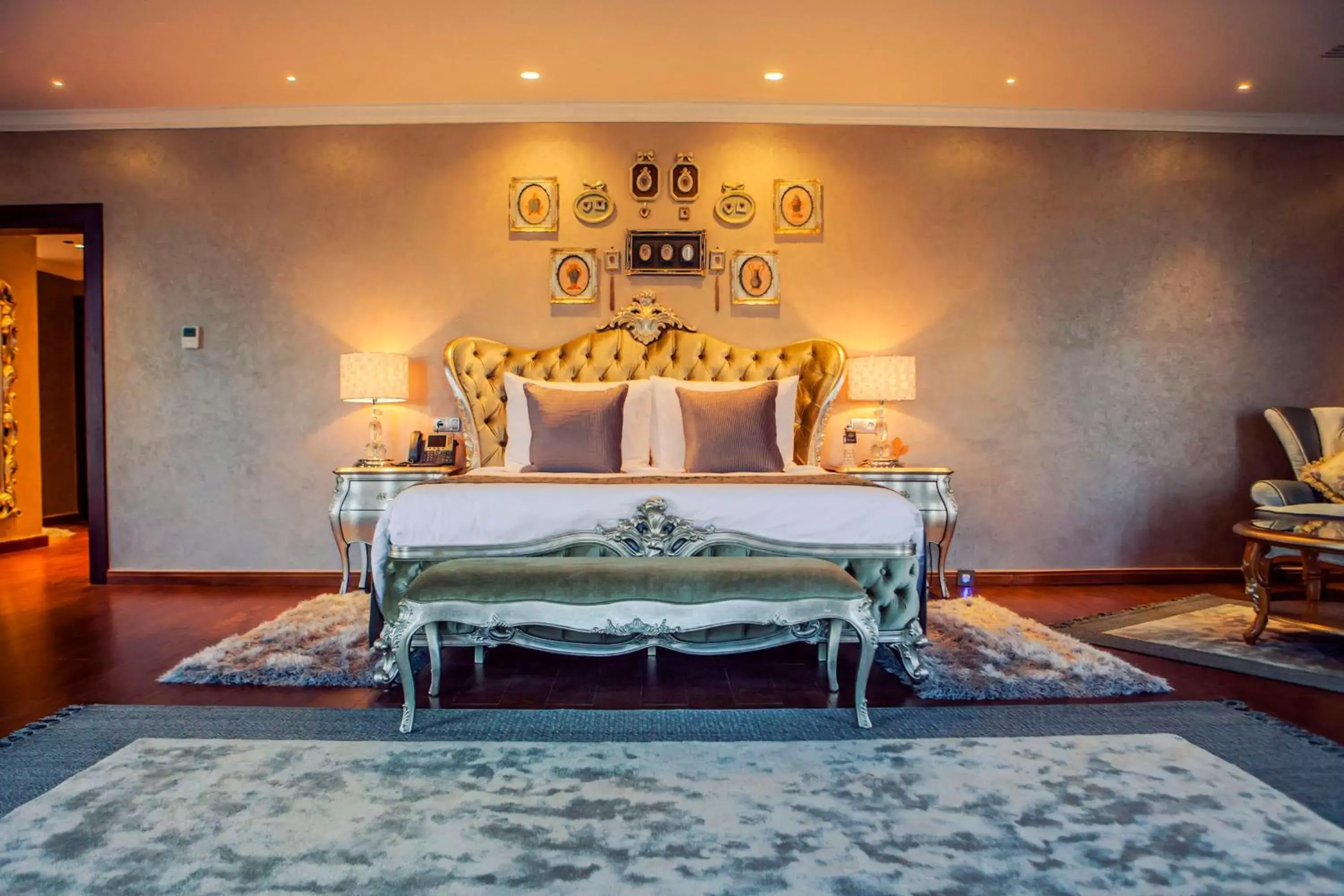 Bedroom, Bed in Royal Maxim Palace Kempinski Cairo