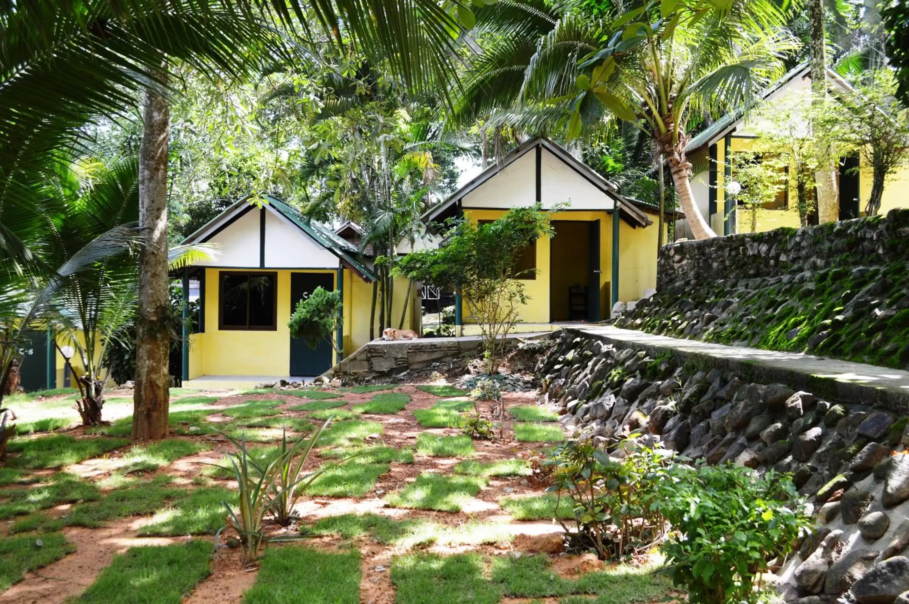 Facade/entrance, Property Building in Island Lodge