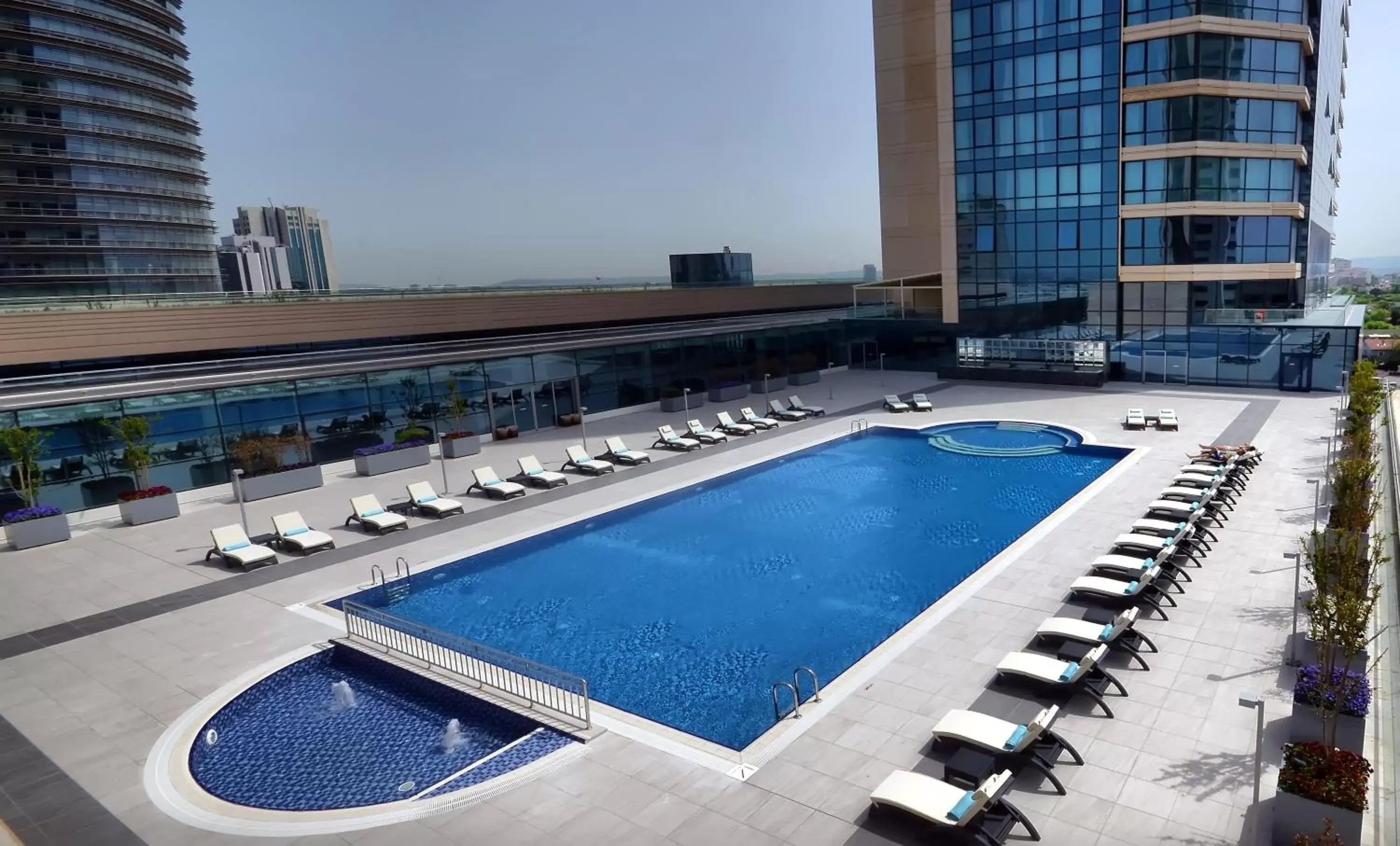 , Swimming Pool in Wyndham Grand Istanbul Levent