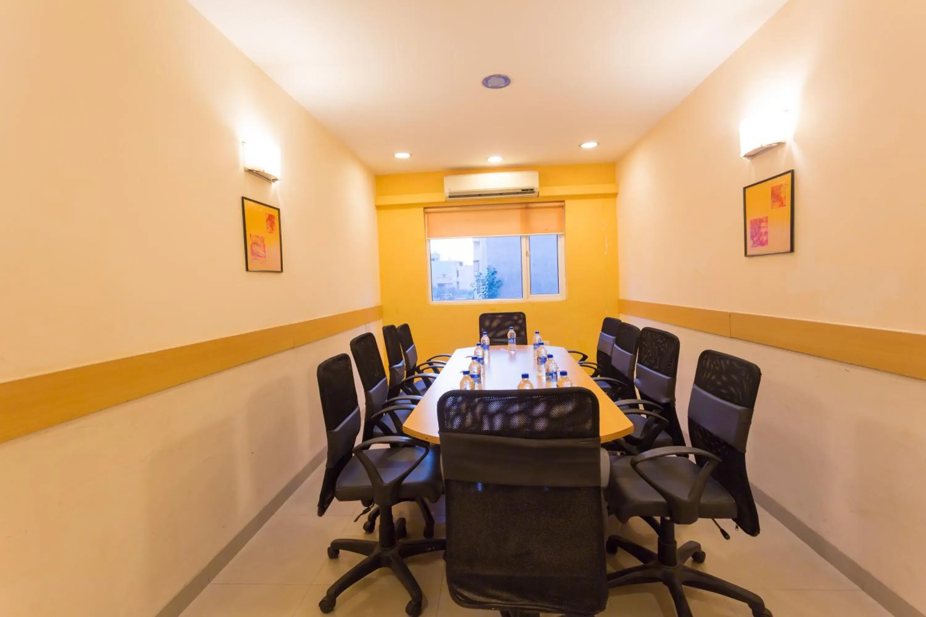 Meeting/conference room in Ginger Hotel Pune - Pimpri