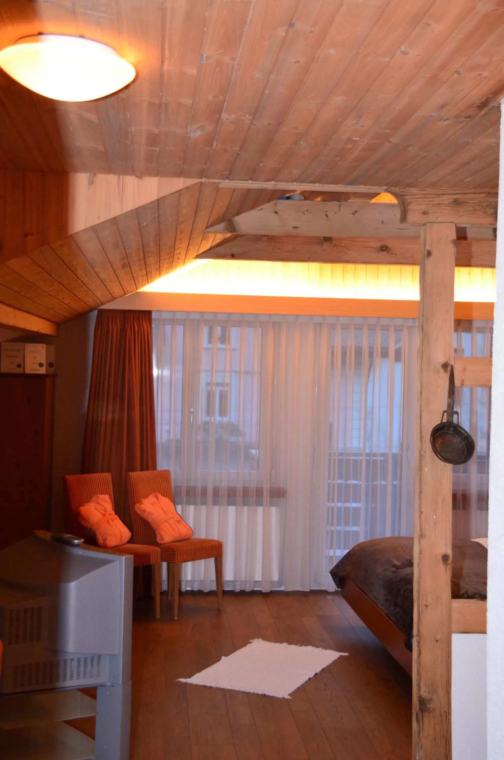 Living room, Bed in Hotel Belmont