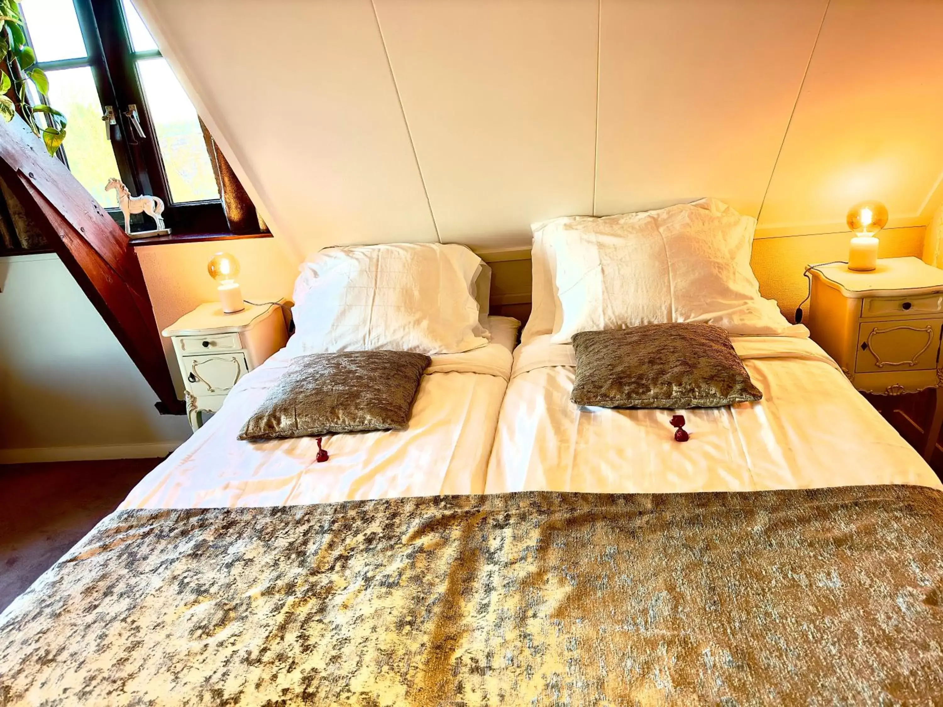 Bed in Villa Steenwyck Giethoorn