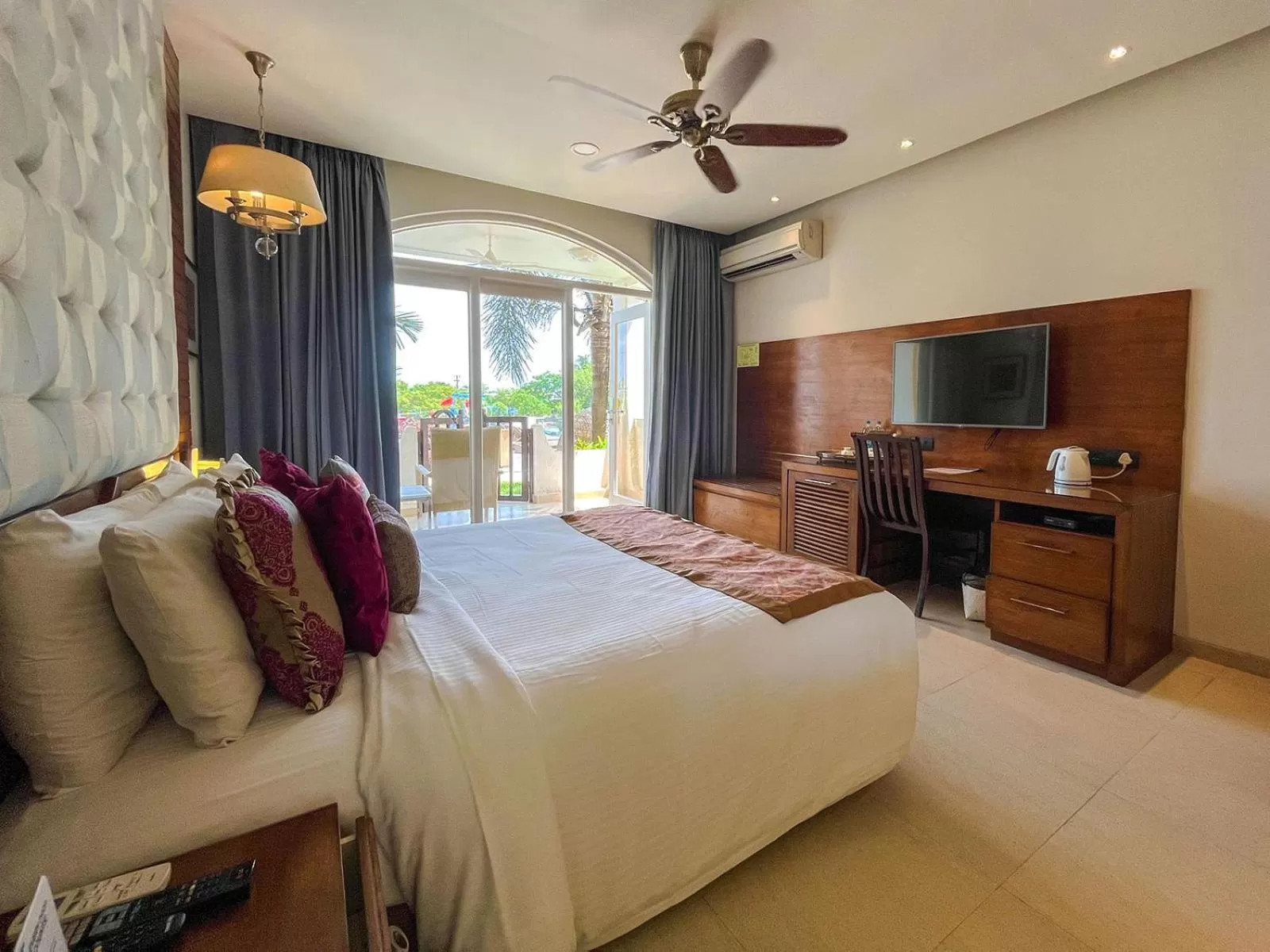 Photo of the whole room, Bed in Acron Waterfront Resort