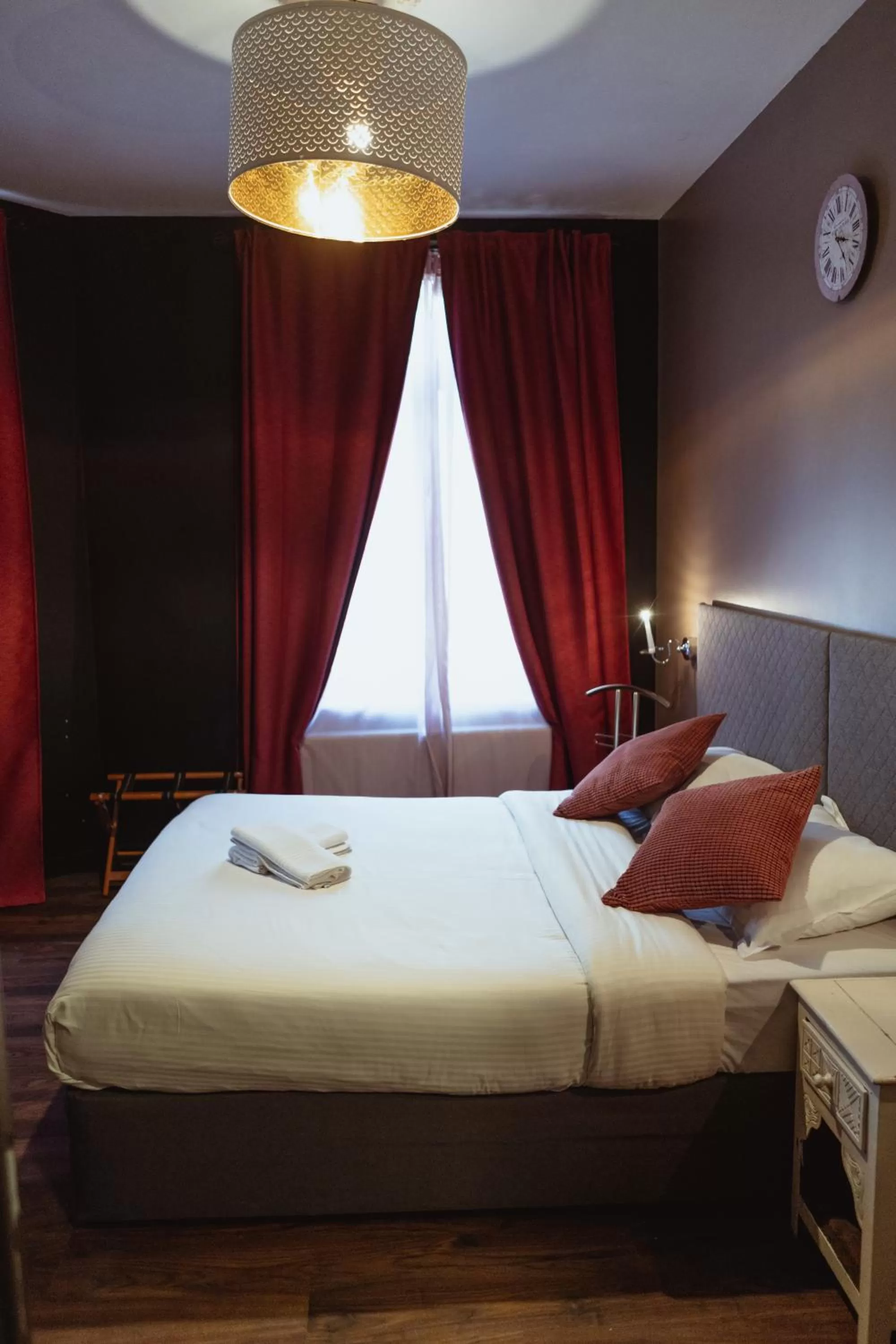 Bed in Hotel Le Centenaire Brussels Expo