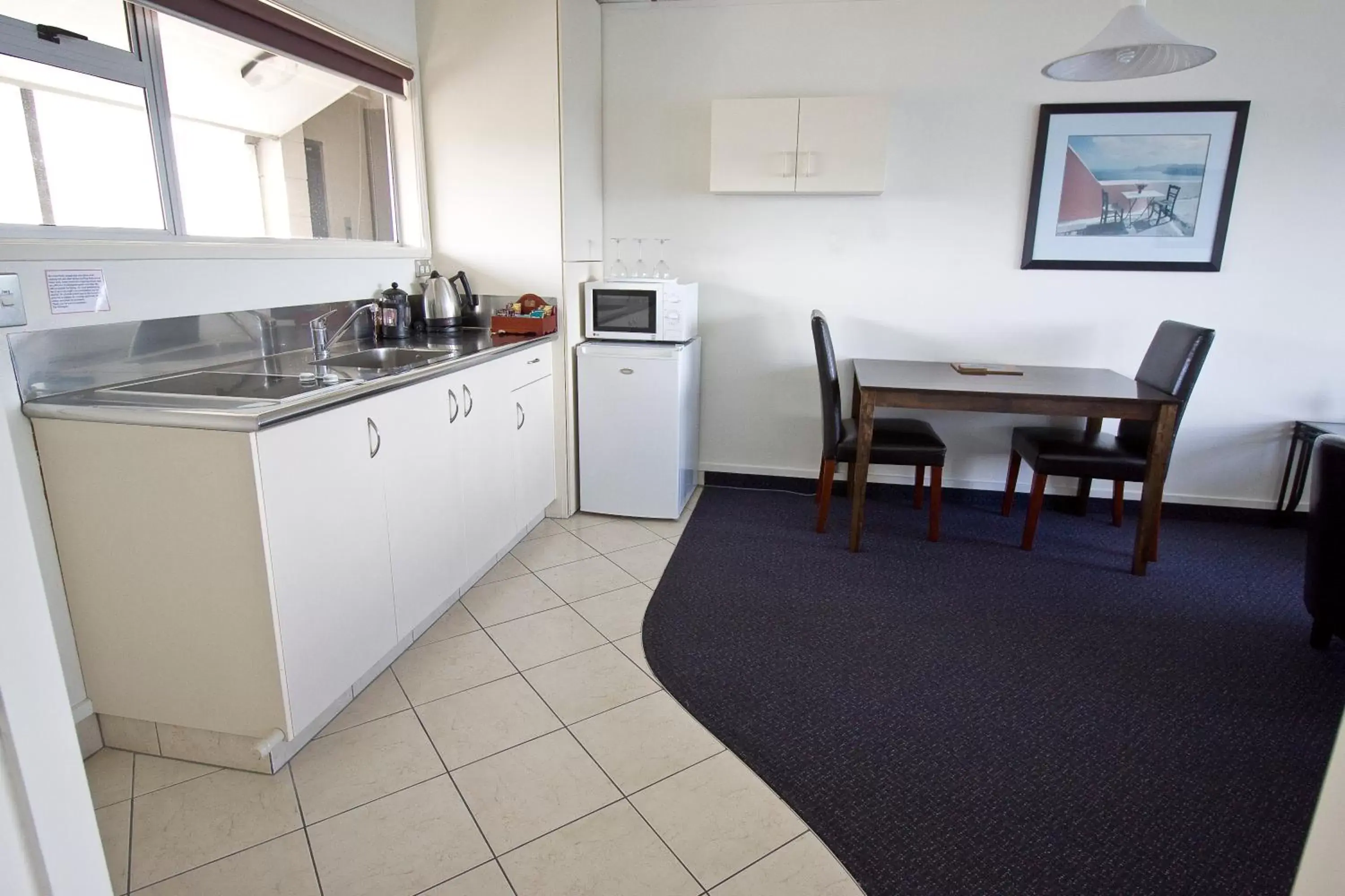 Superior One-Bedroom Apartment with Lake View in Tui Oaks Motel